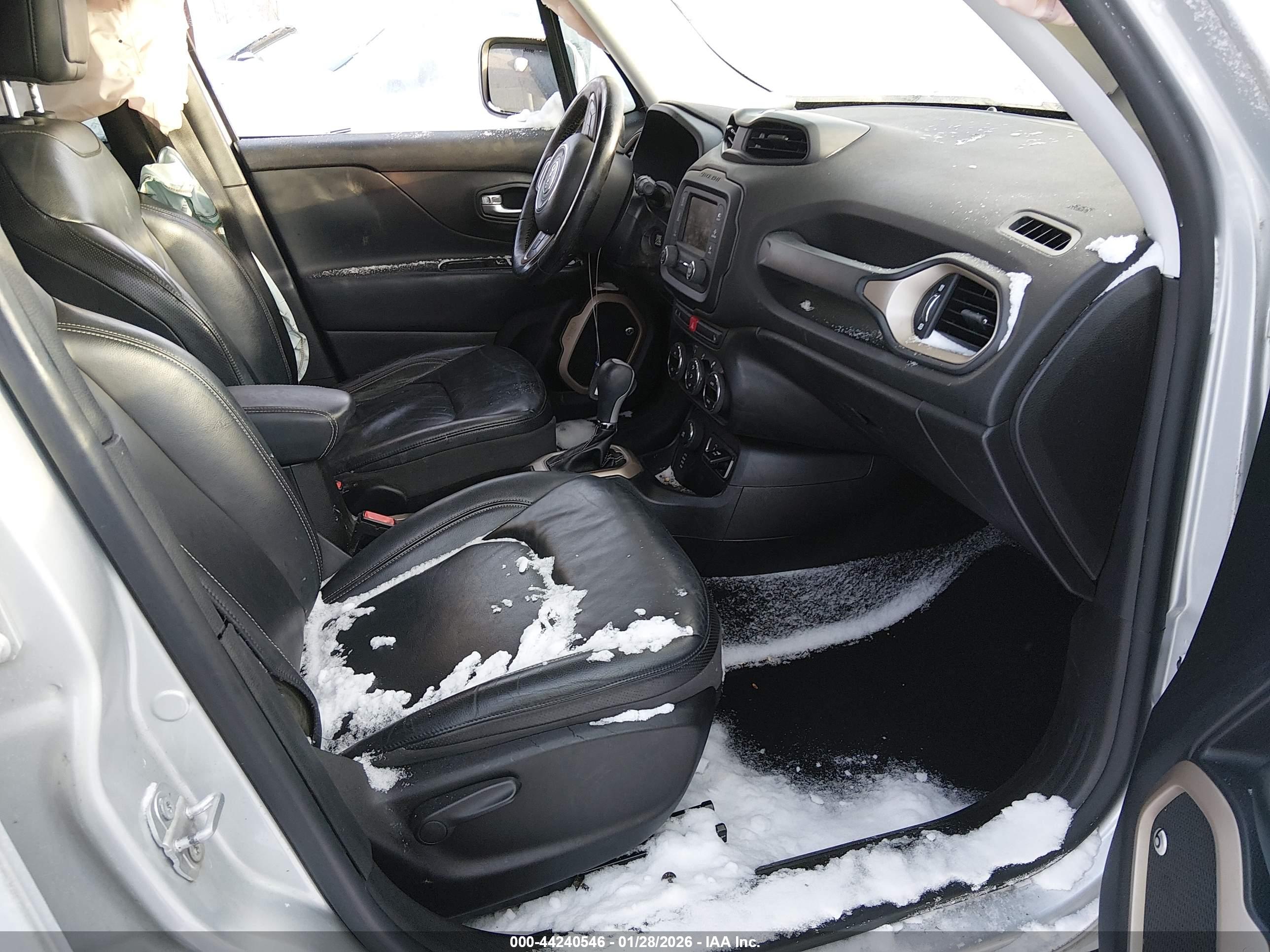 JEEP RENEGADE image 5