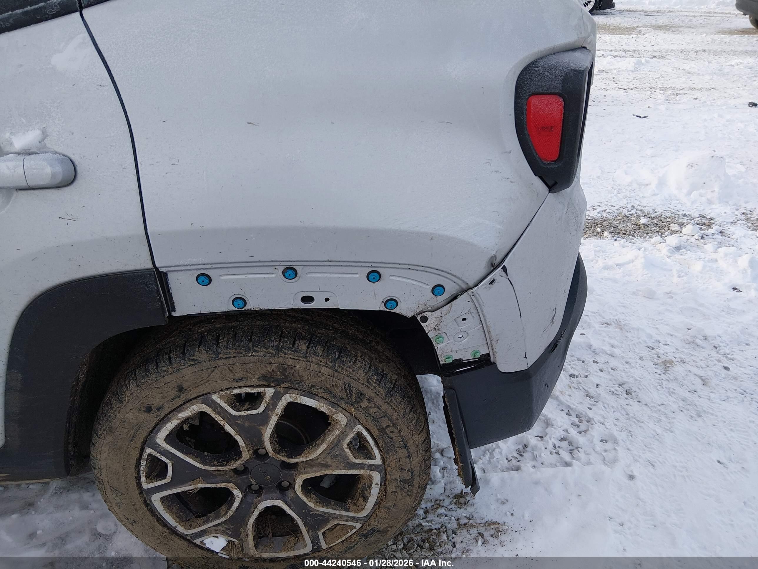 JEEP RENEGADE image 6