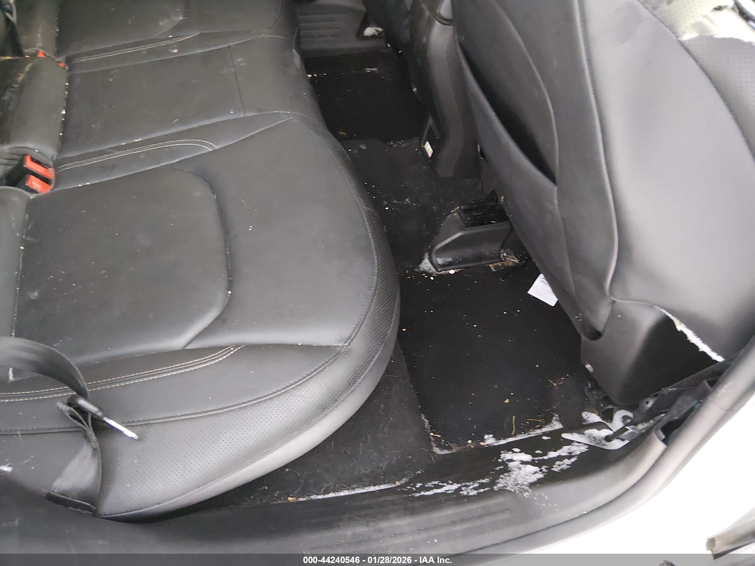 JEEP RENEGADE image 8