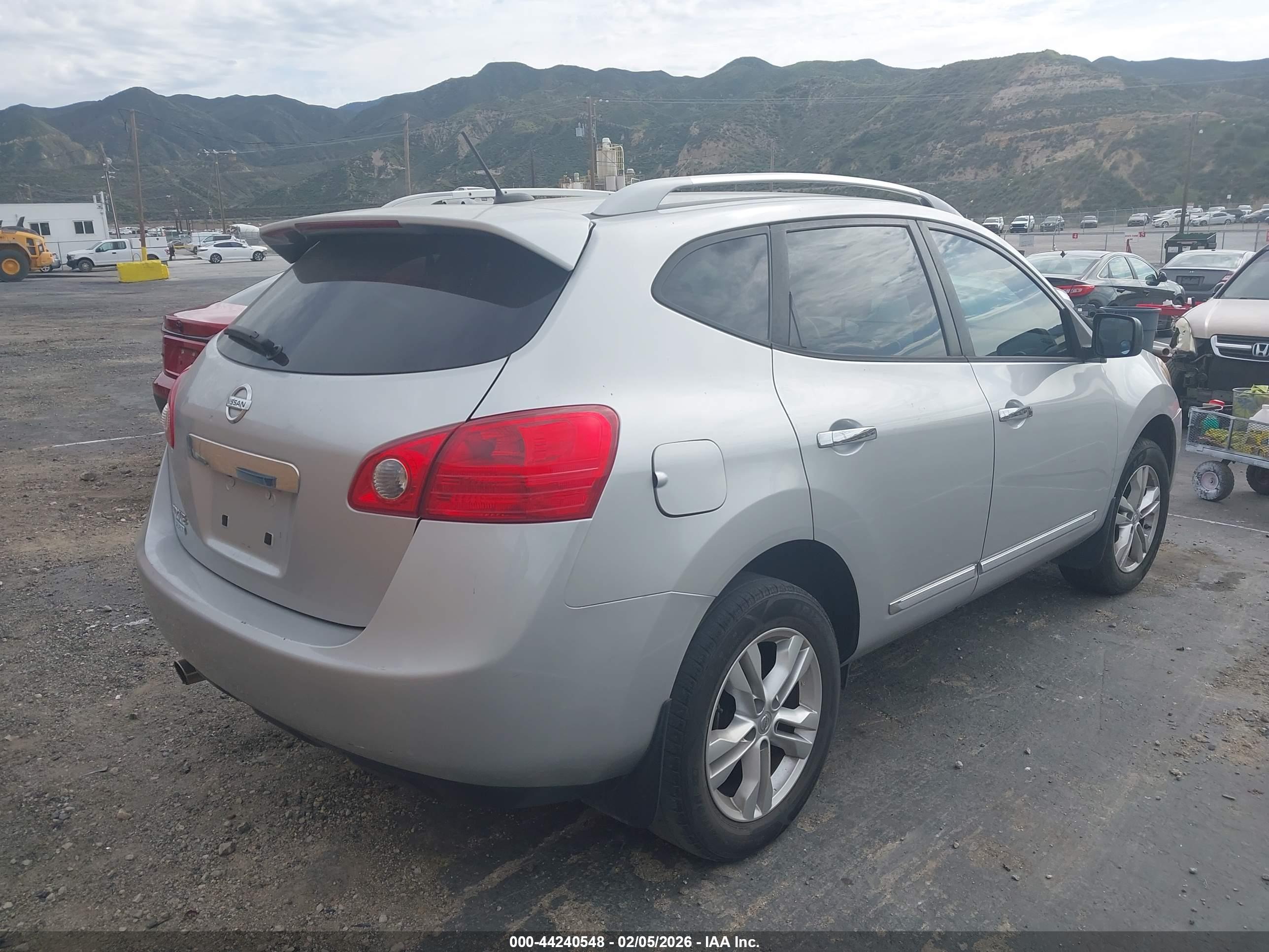 NISSAN ROGUE image 4