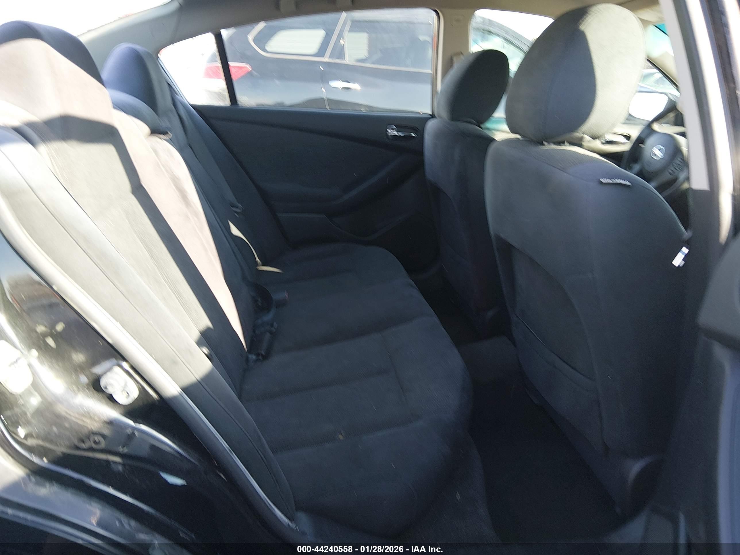 NISSAN ALTIMA image 8