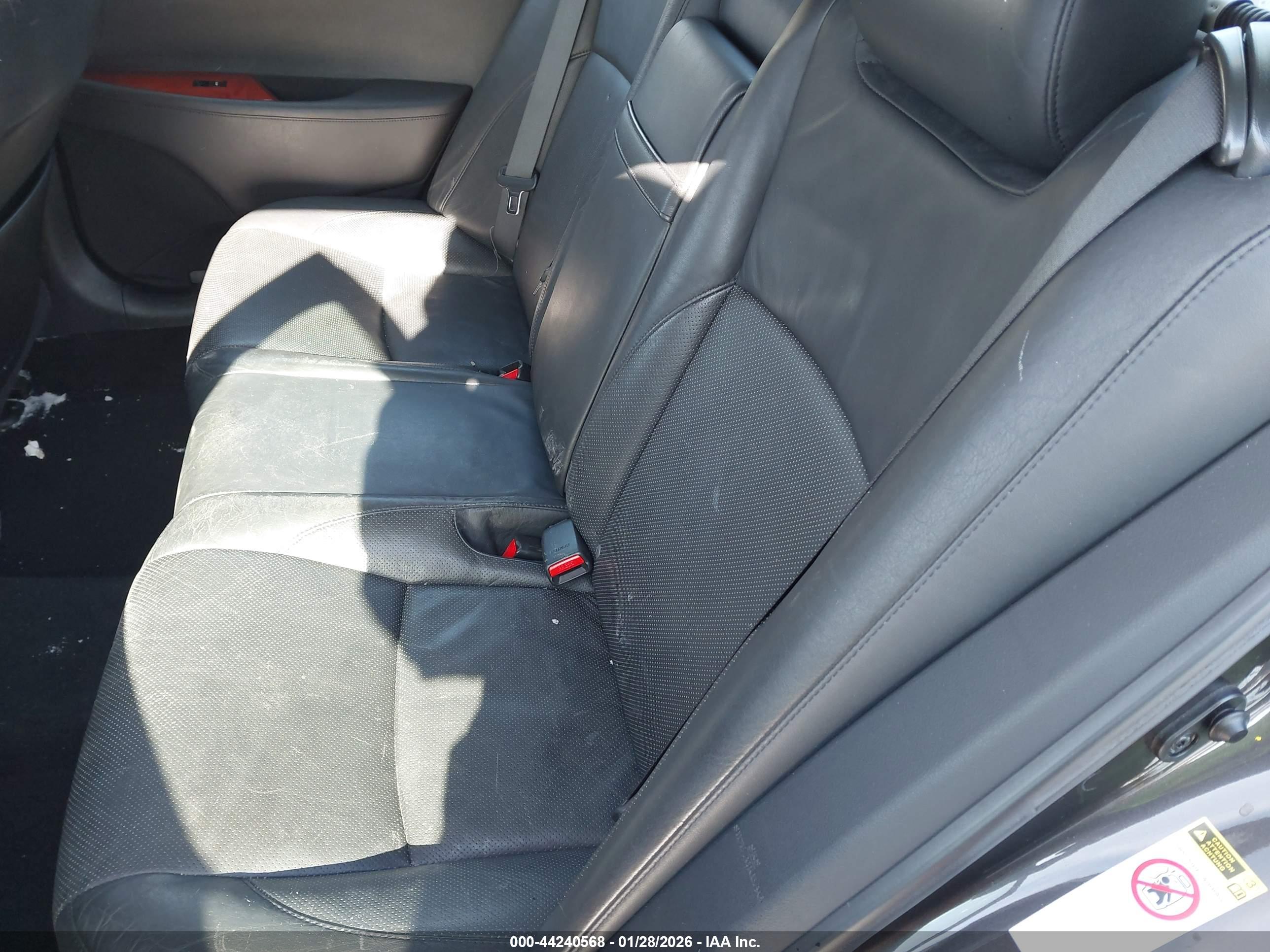 LEXUS ES image 8