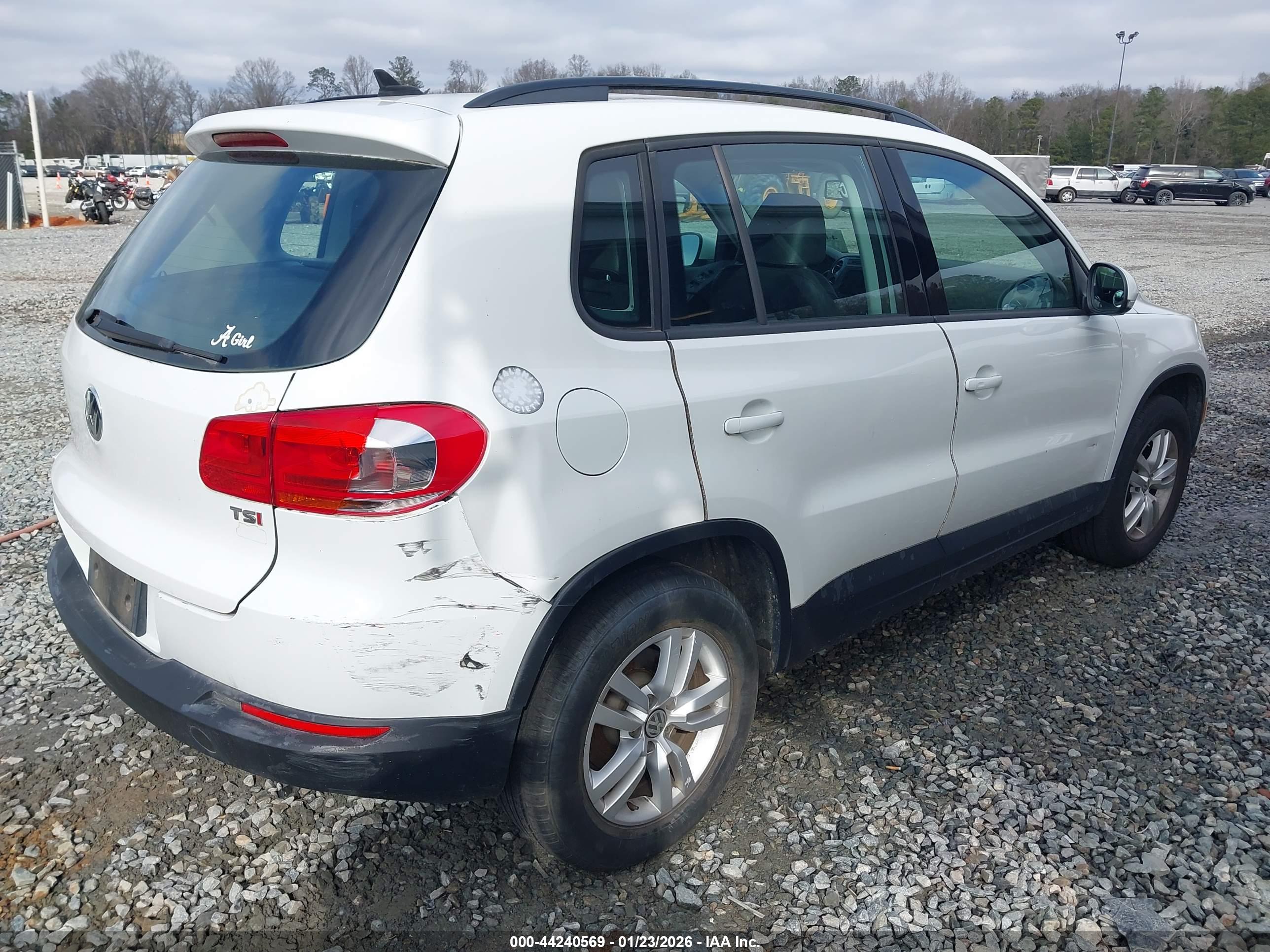 VOLKSWAGEN TIGUAN image 4