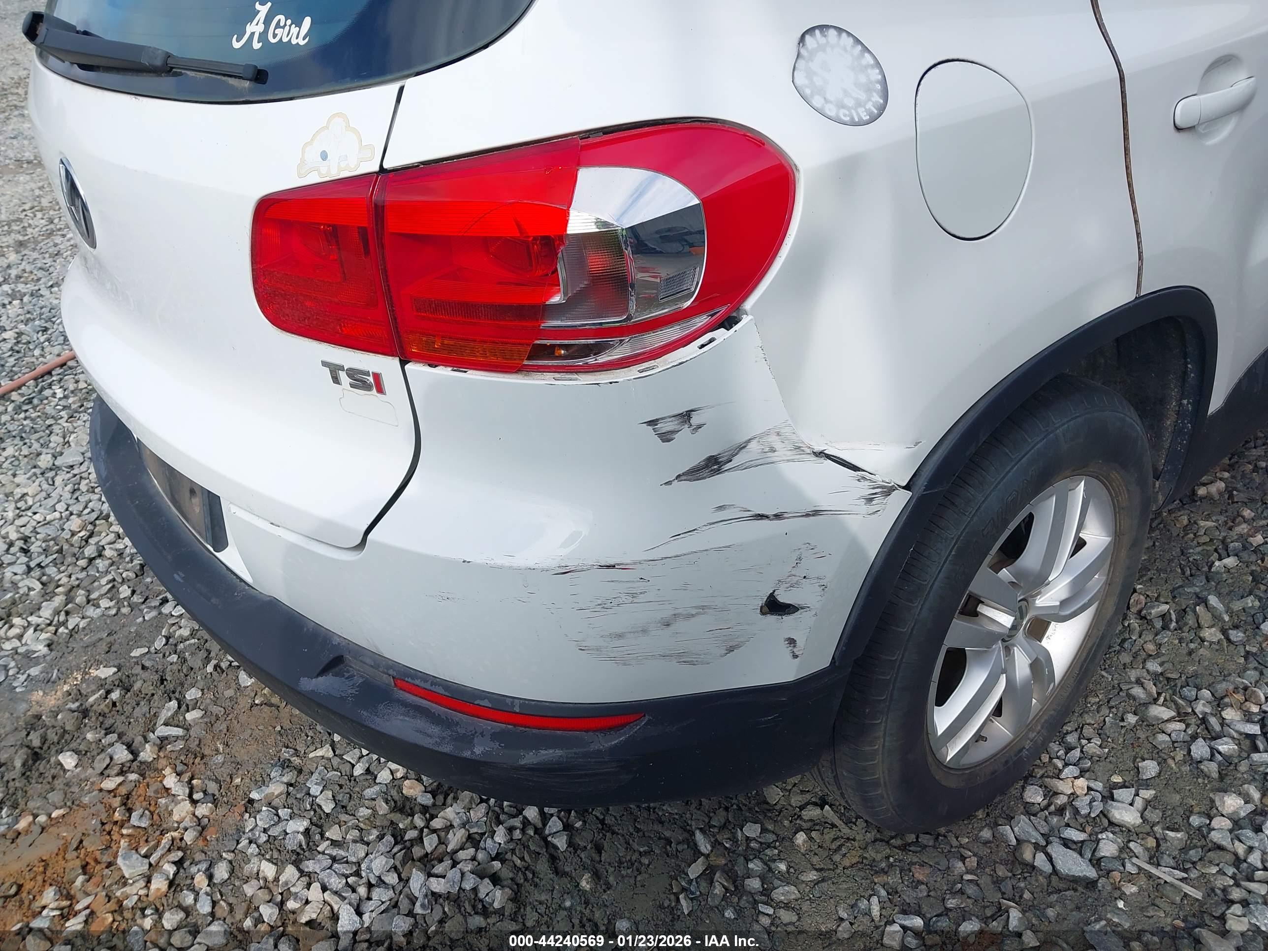 VOLKSWAGEN TIGUAN image 6