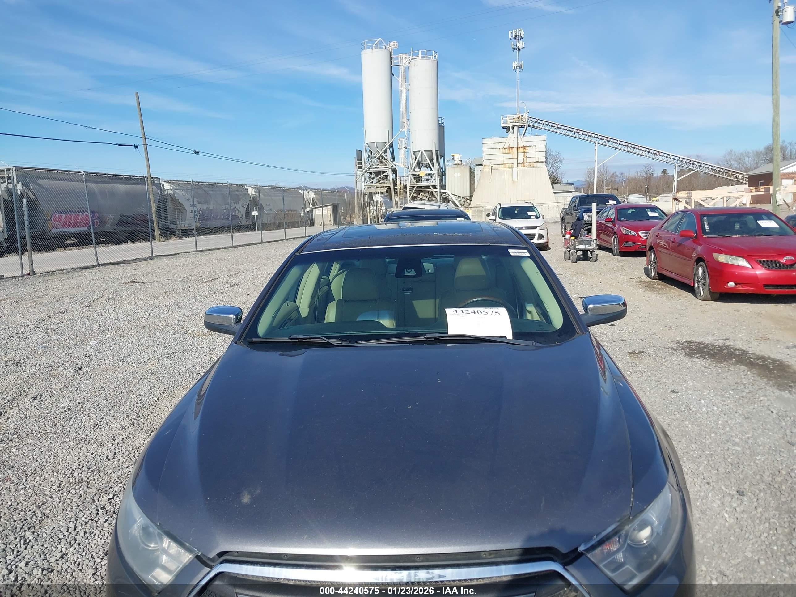 FORD TAURUS image 6