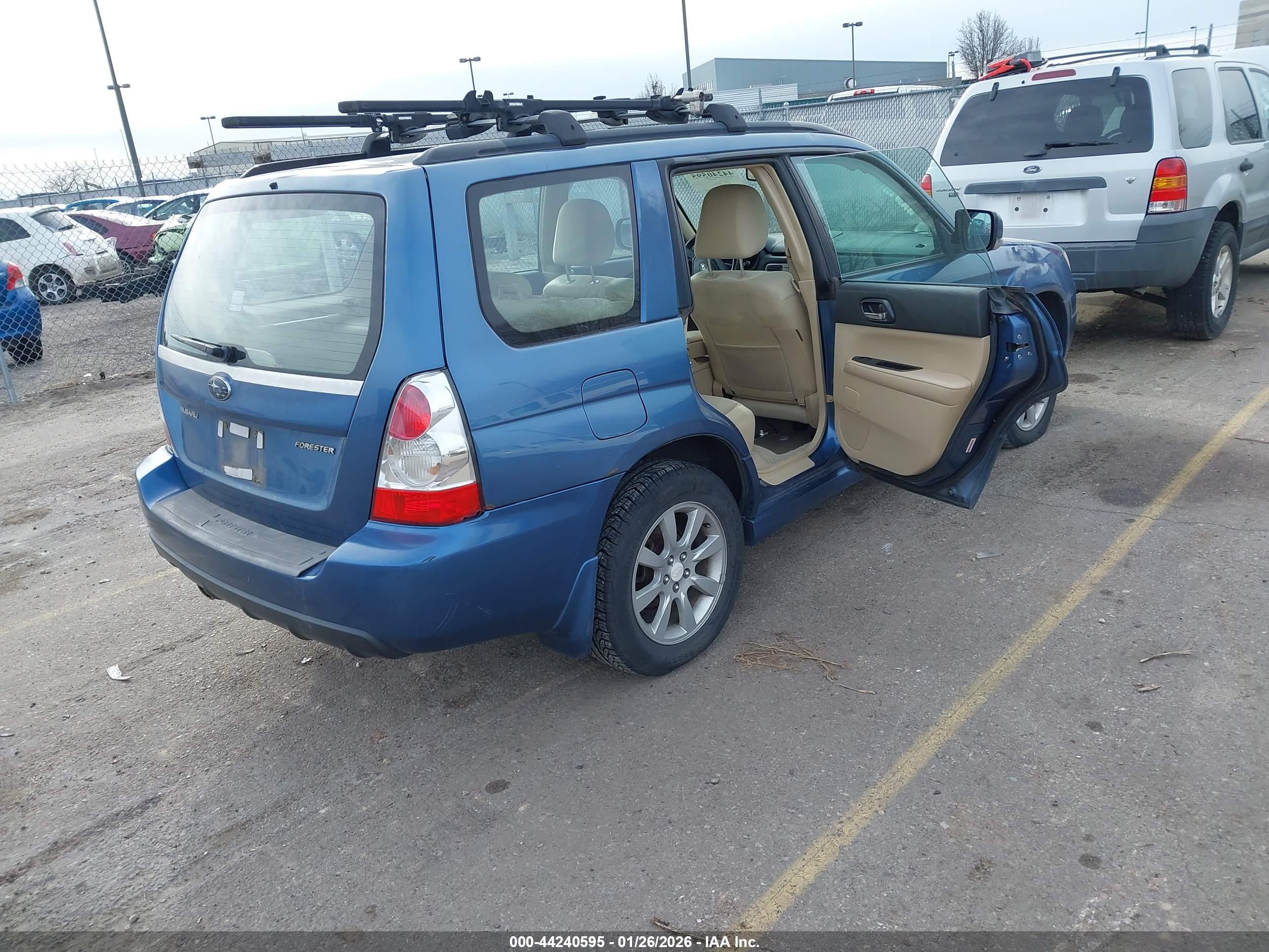 SUBARU FORESTER image 4