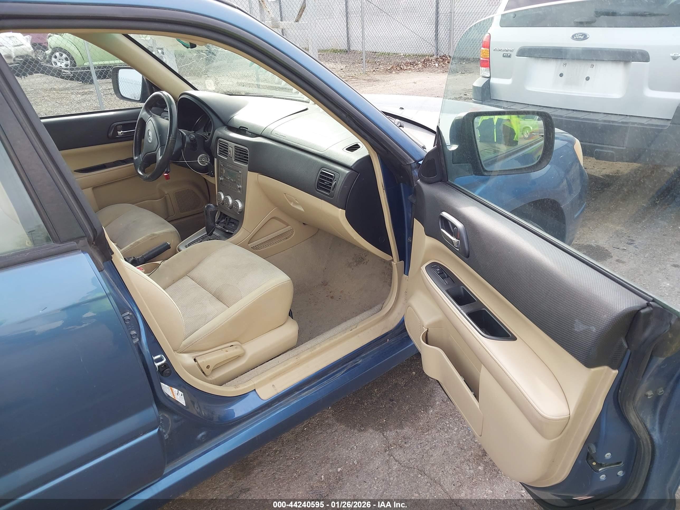 SUBARU FORESTER image 5