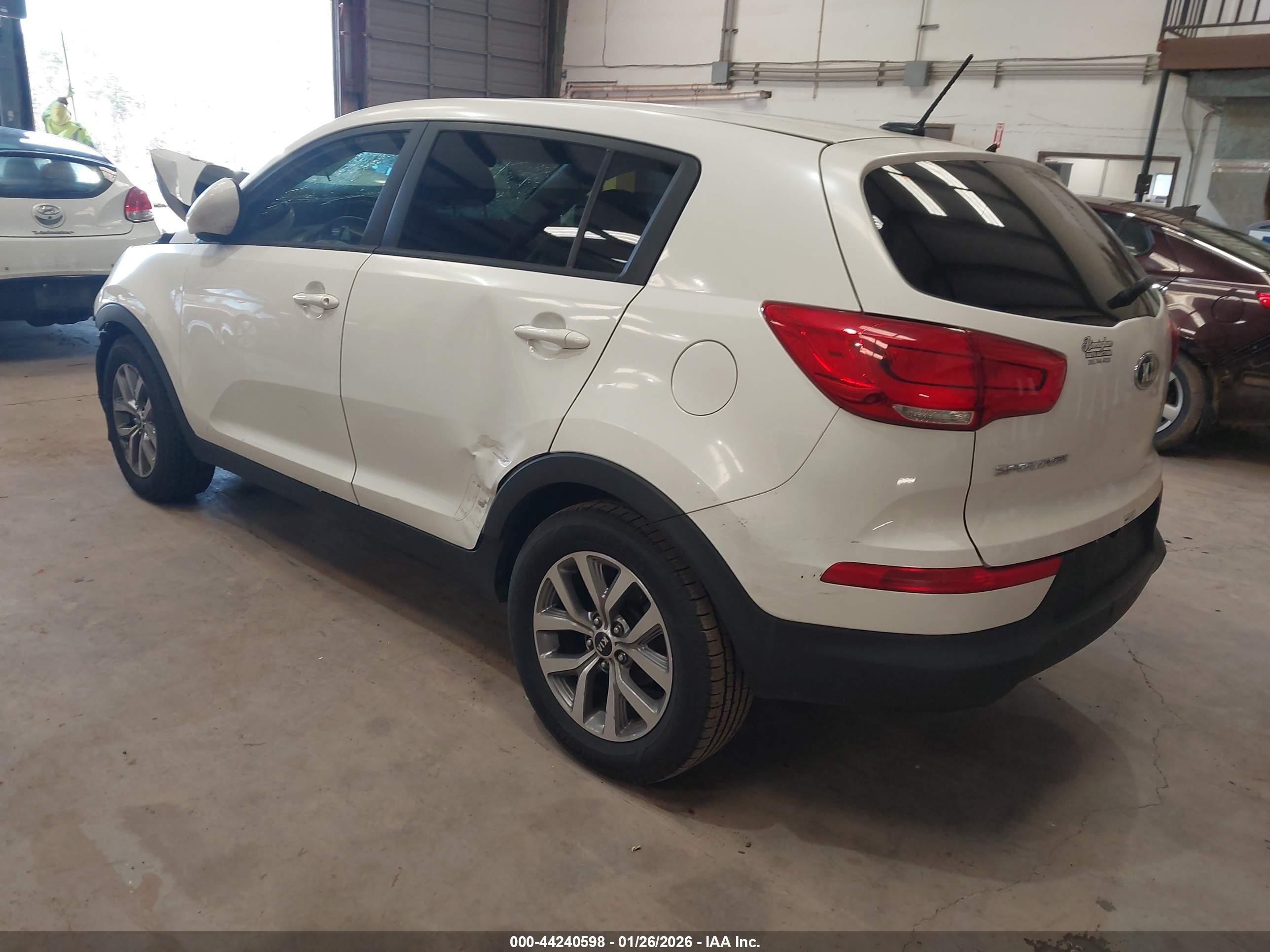 KIA SPORTAGE image 3
