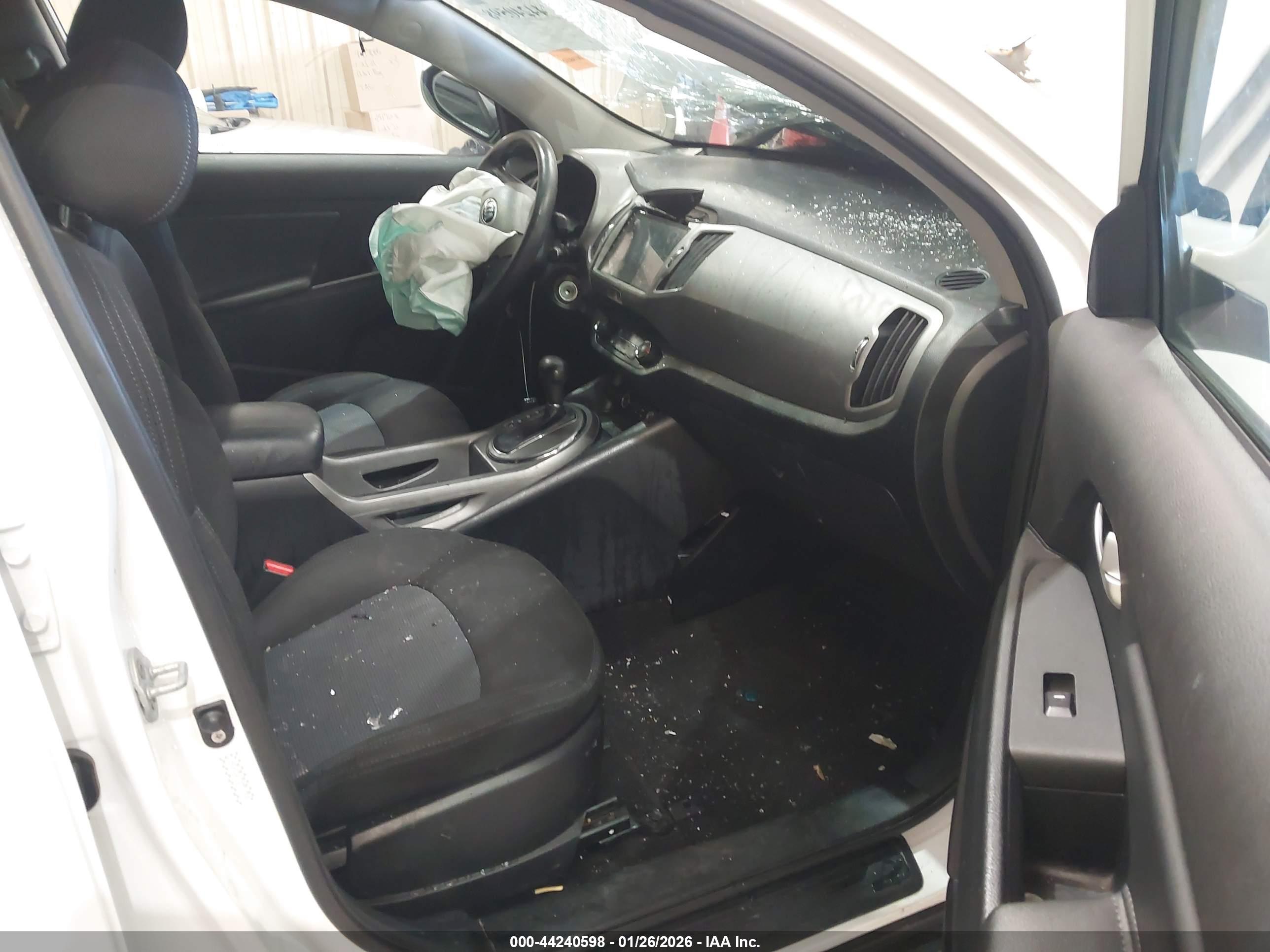 KIA SPORTAGE image 5