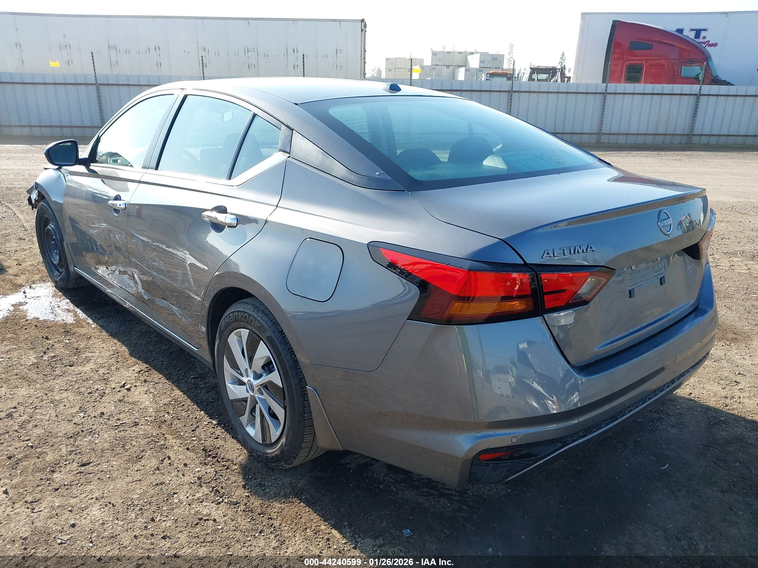 NISSAN ALTIMA image 3