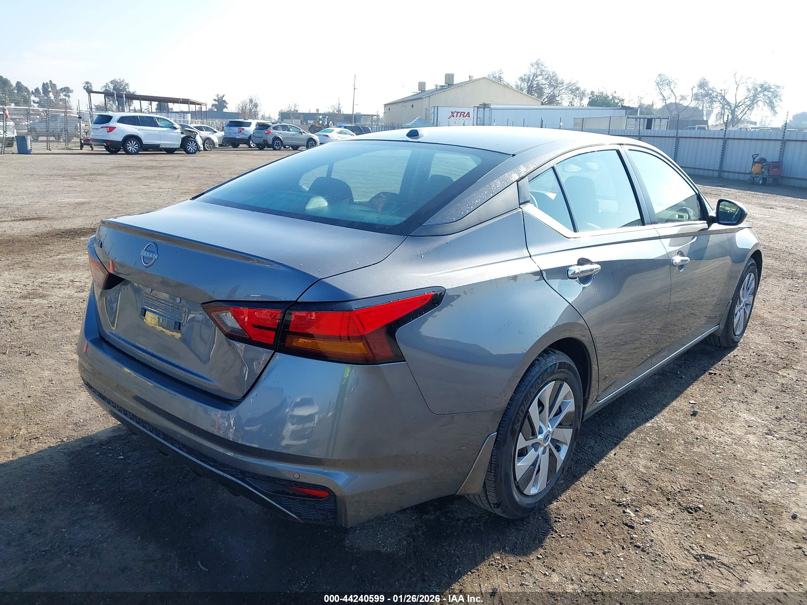 NISSAN ALTIMA image 4