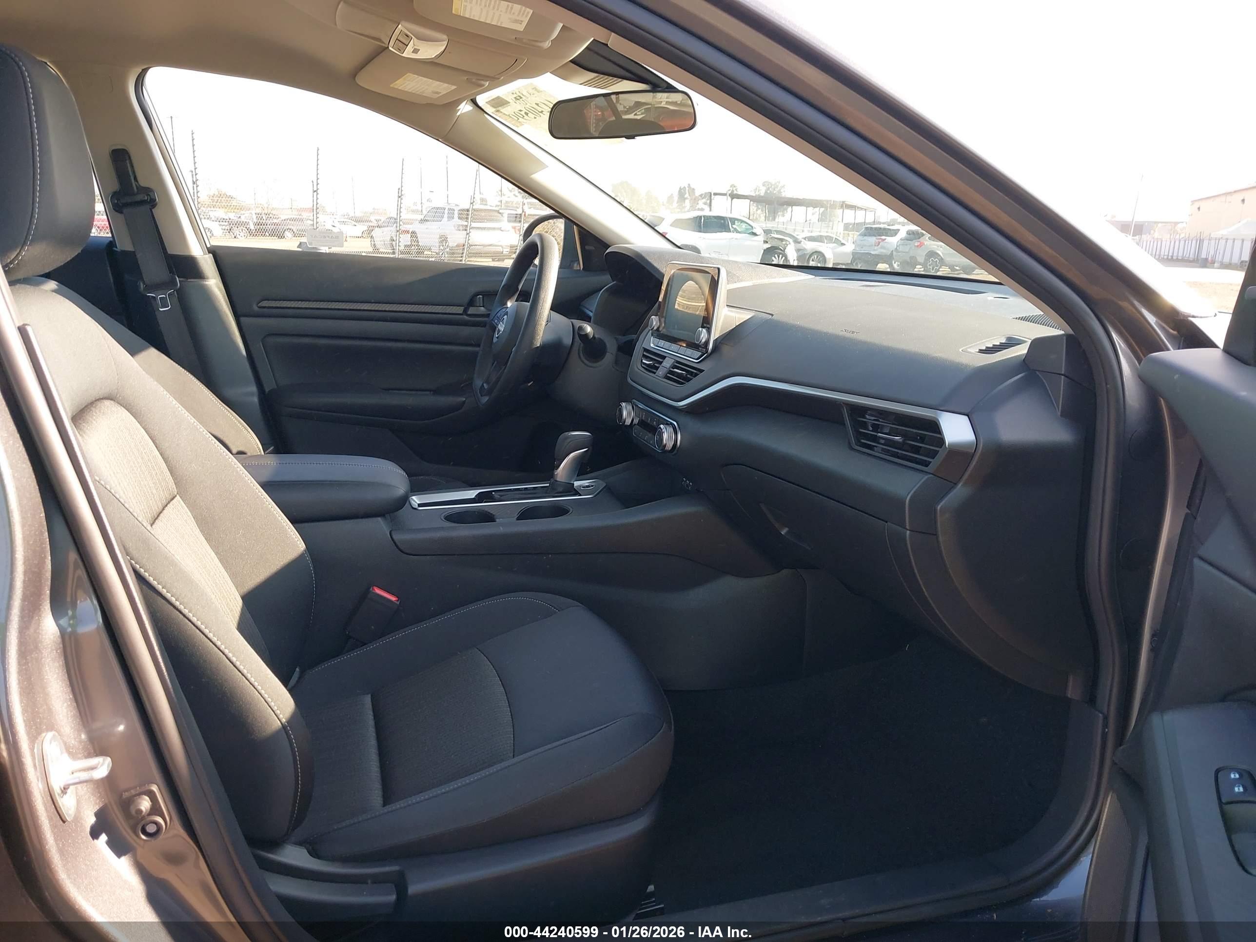 NISSAN ALTIMA image 5