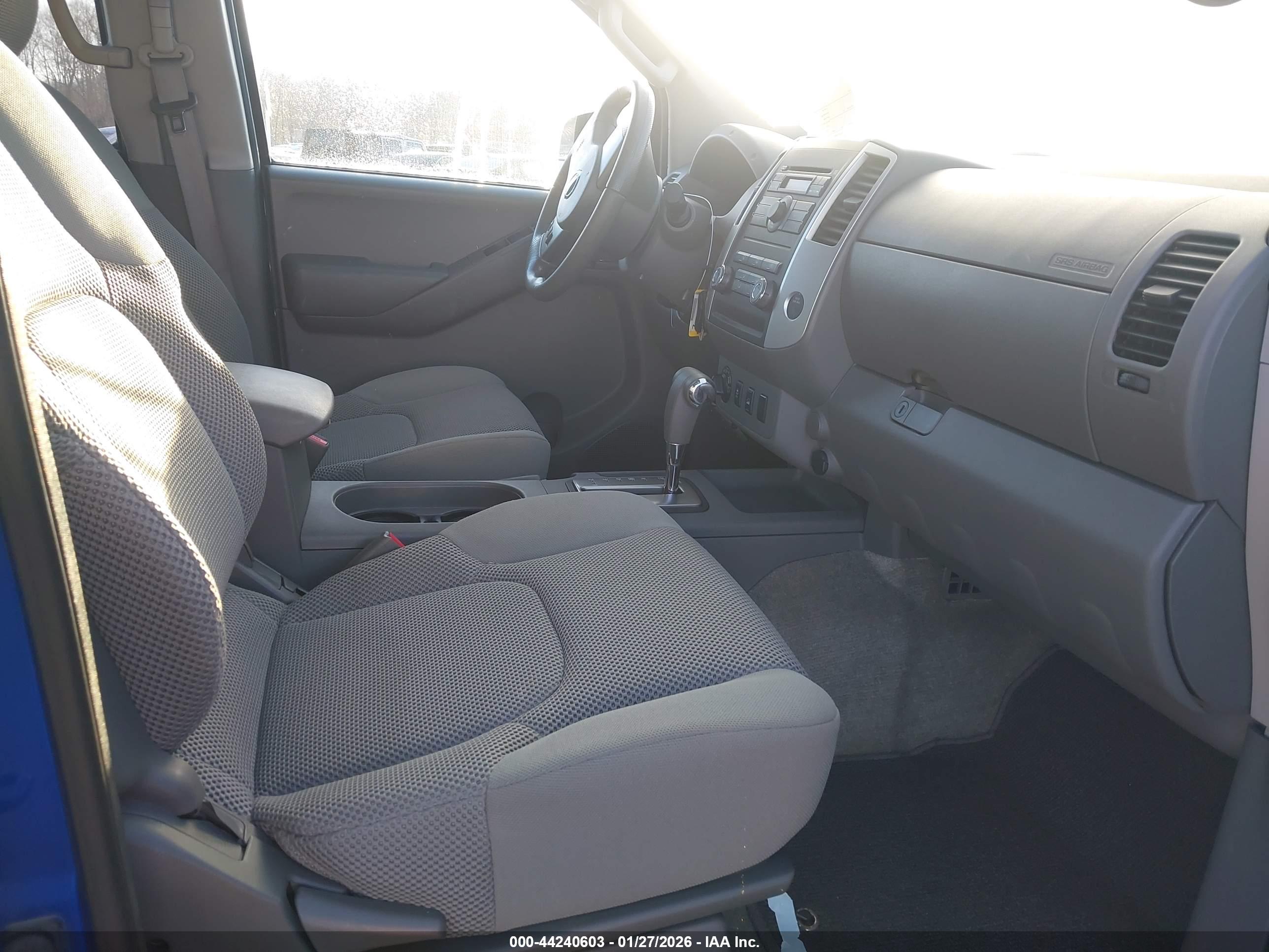 NISSAN FRONTIER image 5