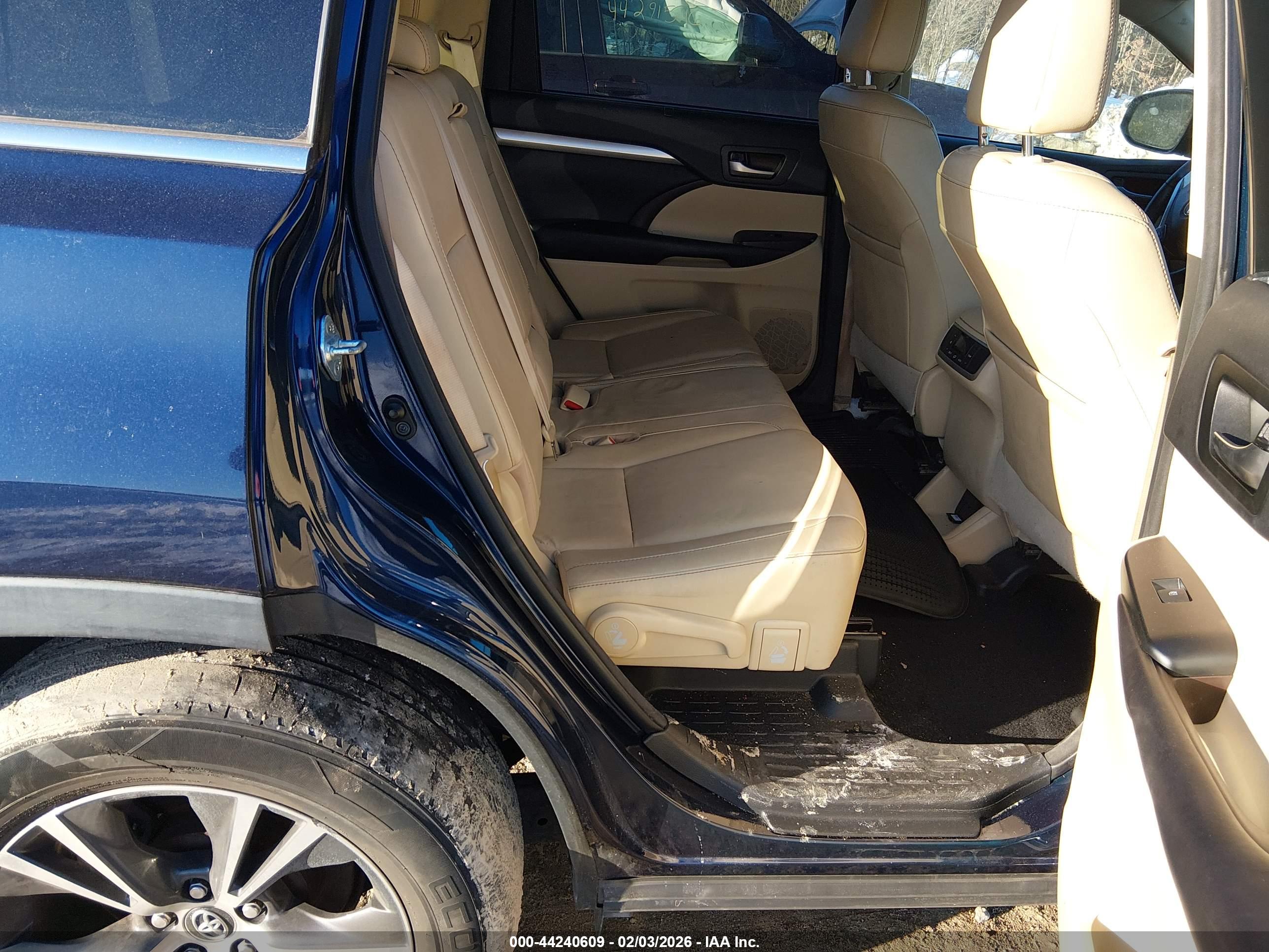TOYOTA HIGHLANDER image 8