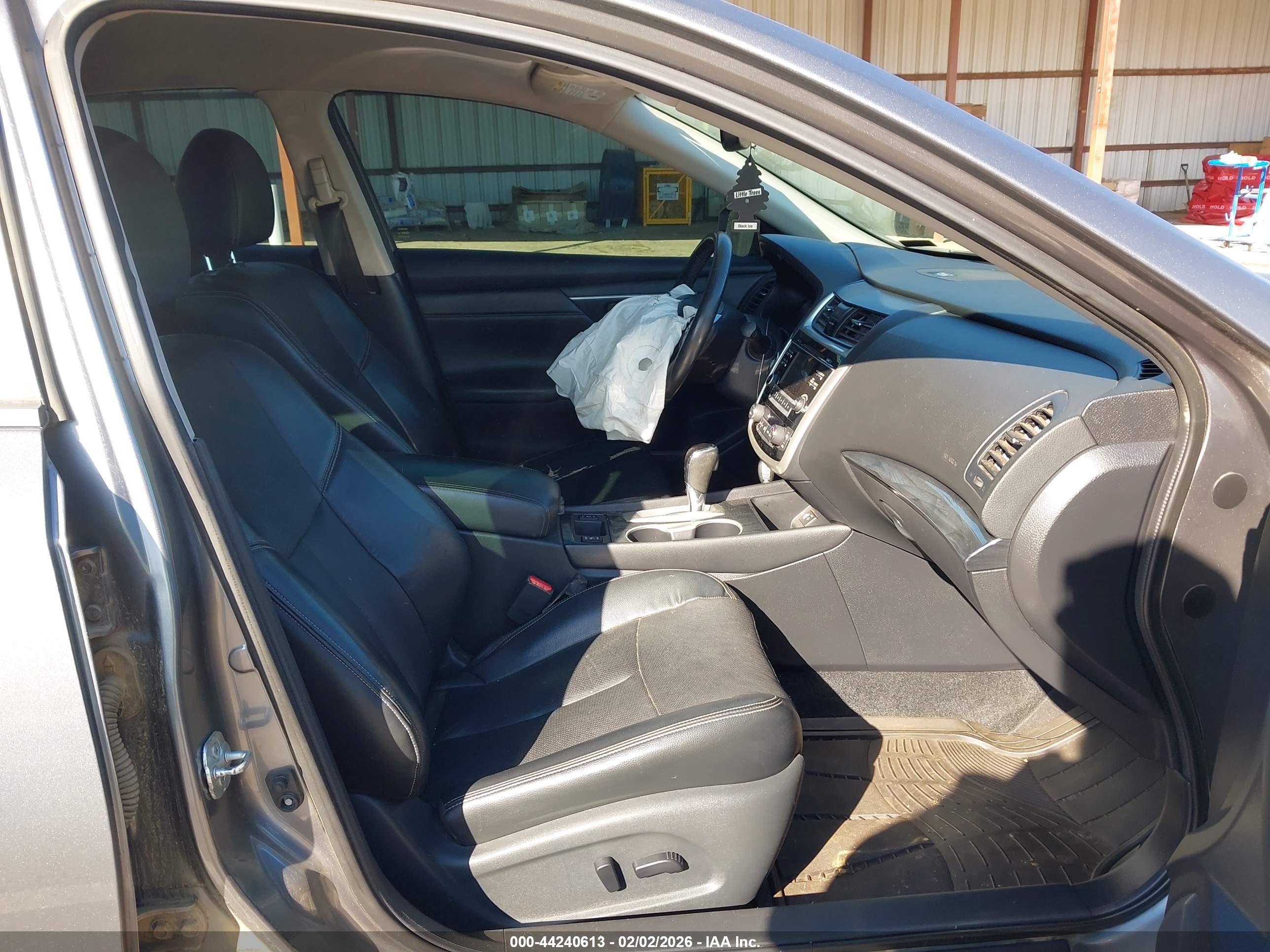NISSAN ALTIMA image 5