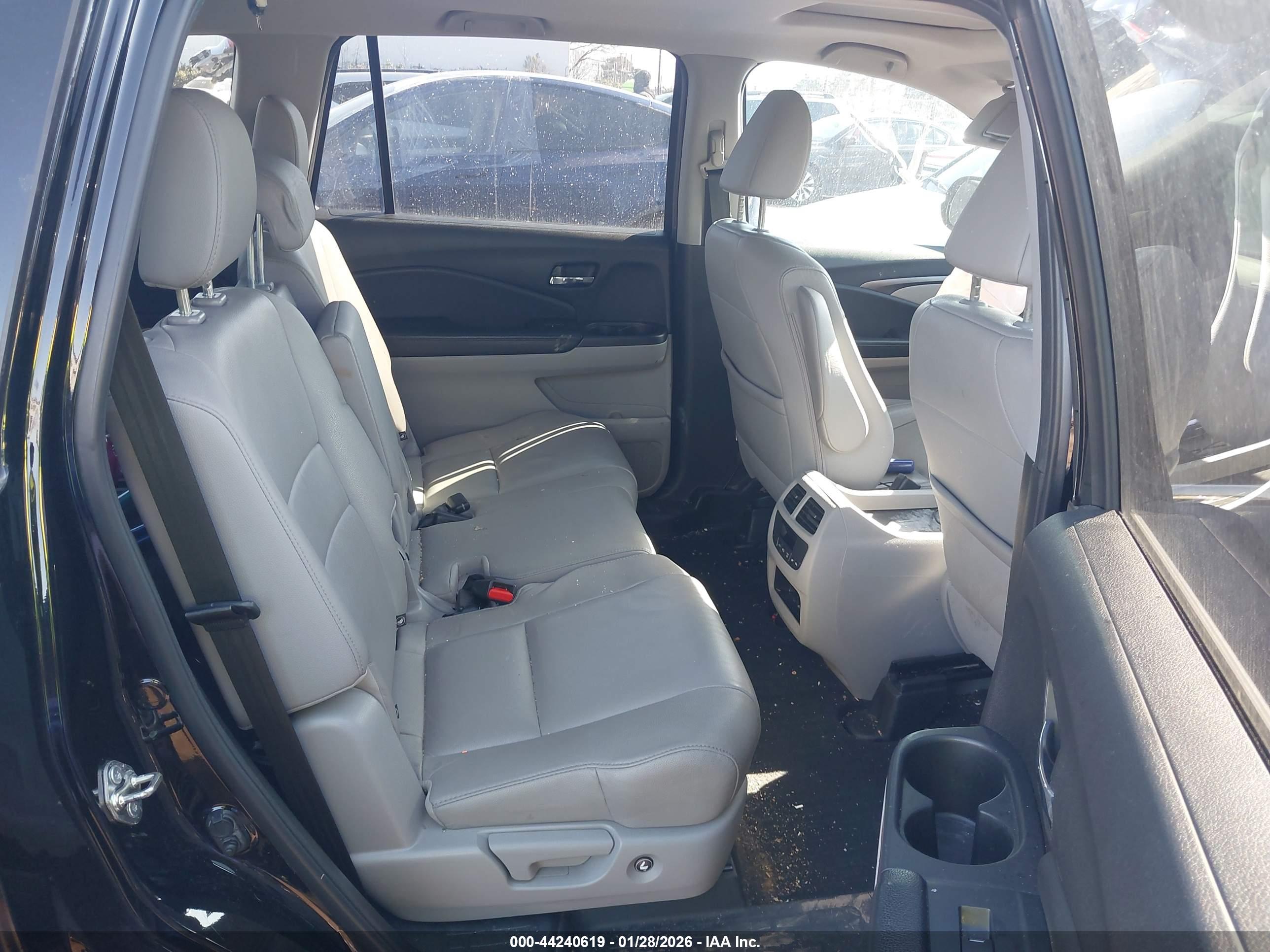 HONDA PILOT image 8