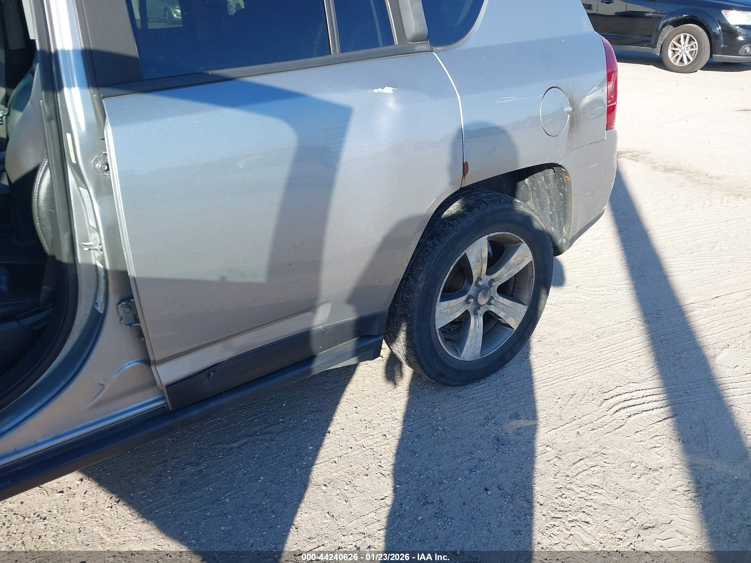 JEEP COMPASS image 6