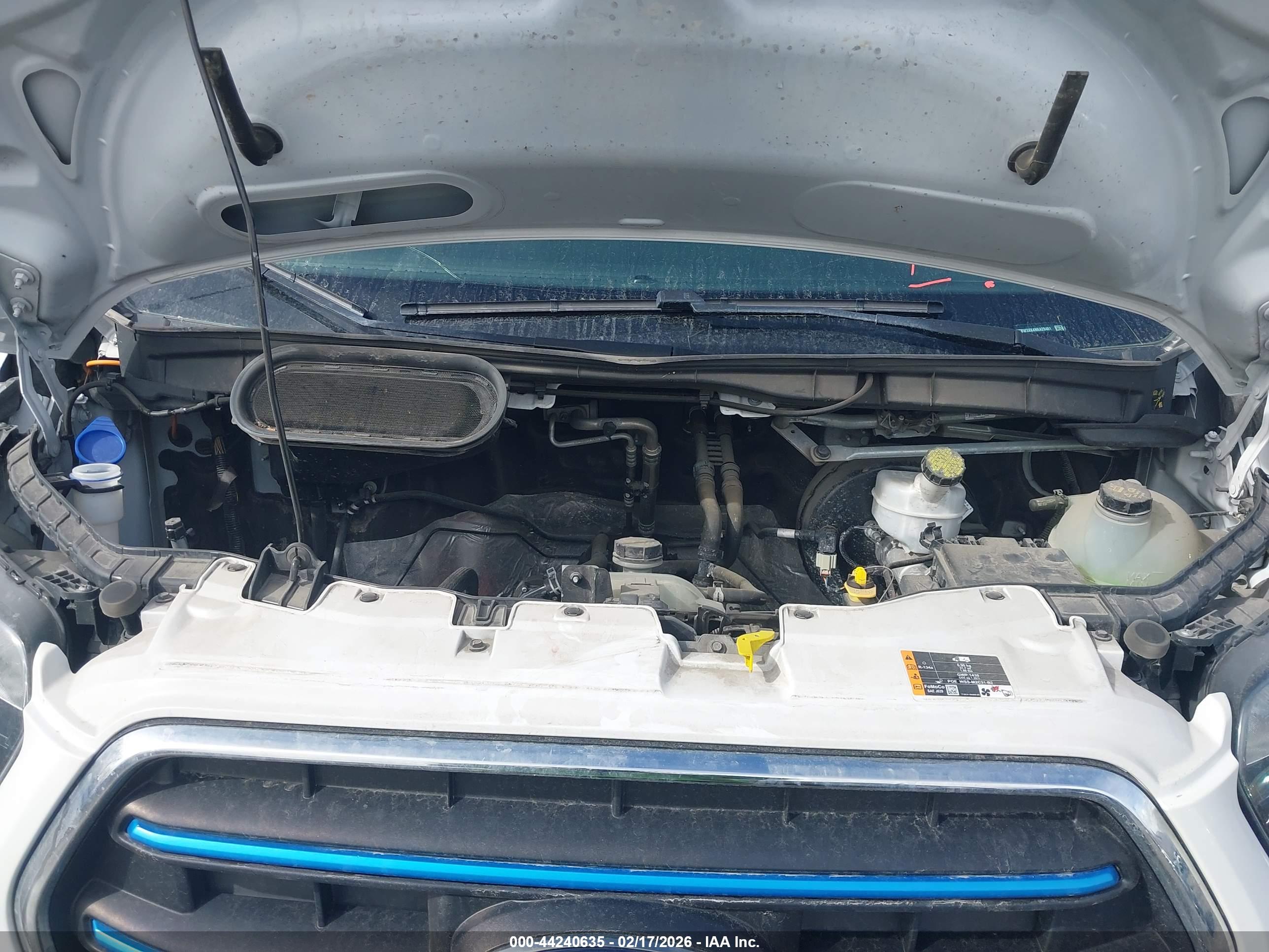 FORD E-TRANSIT-350 image 10