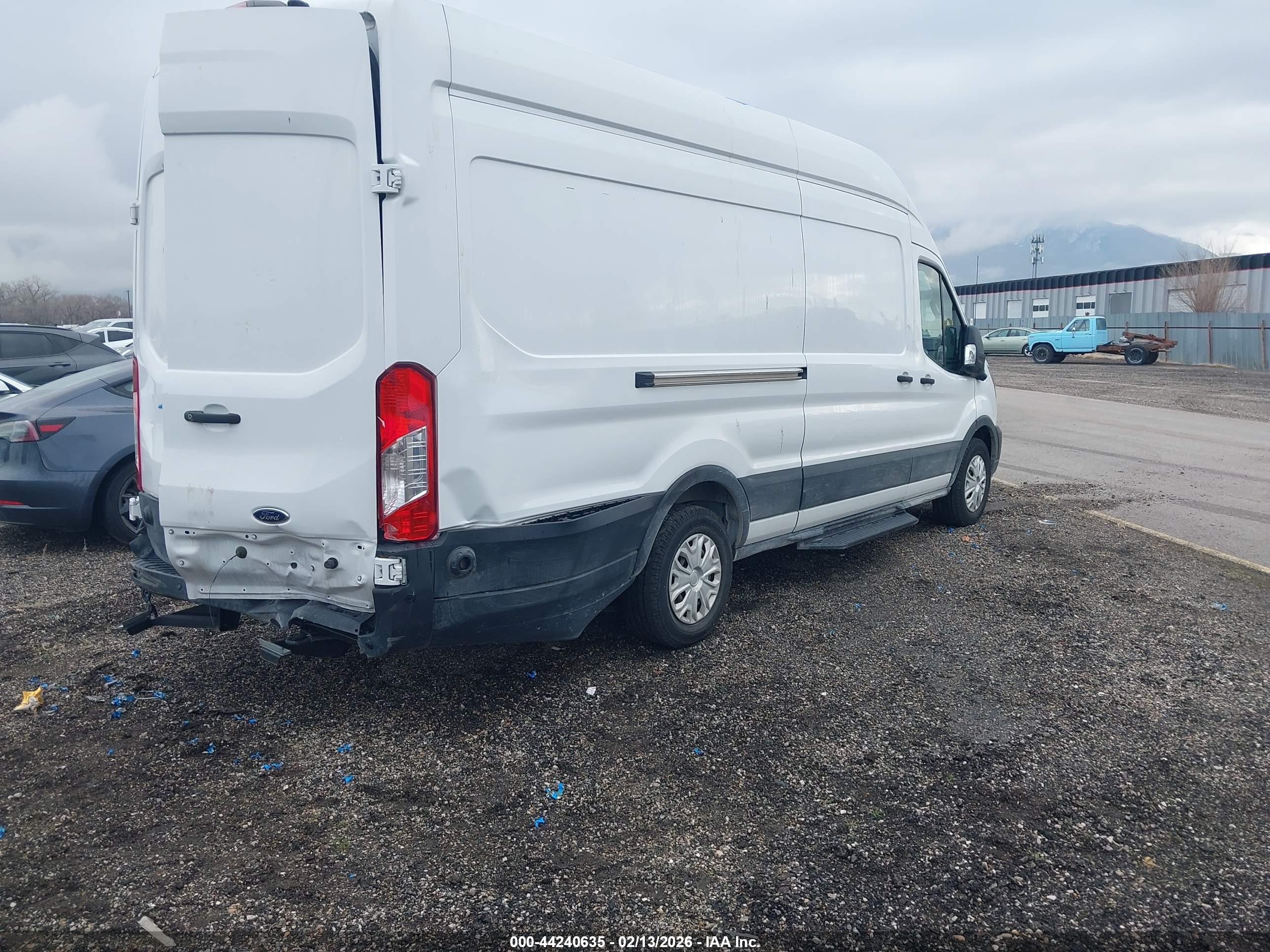 FORD E-TRANSIT-350 image 4