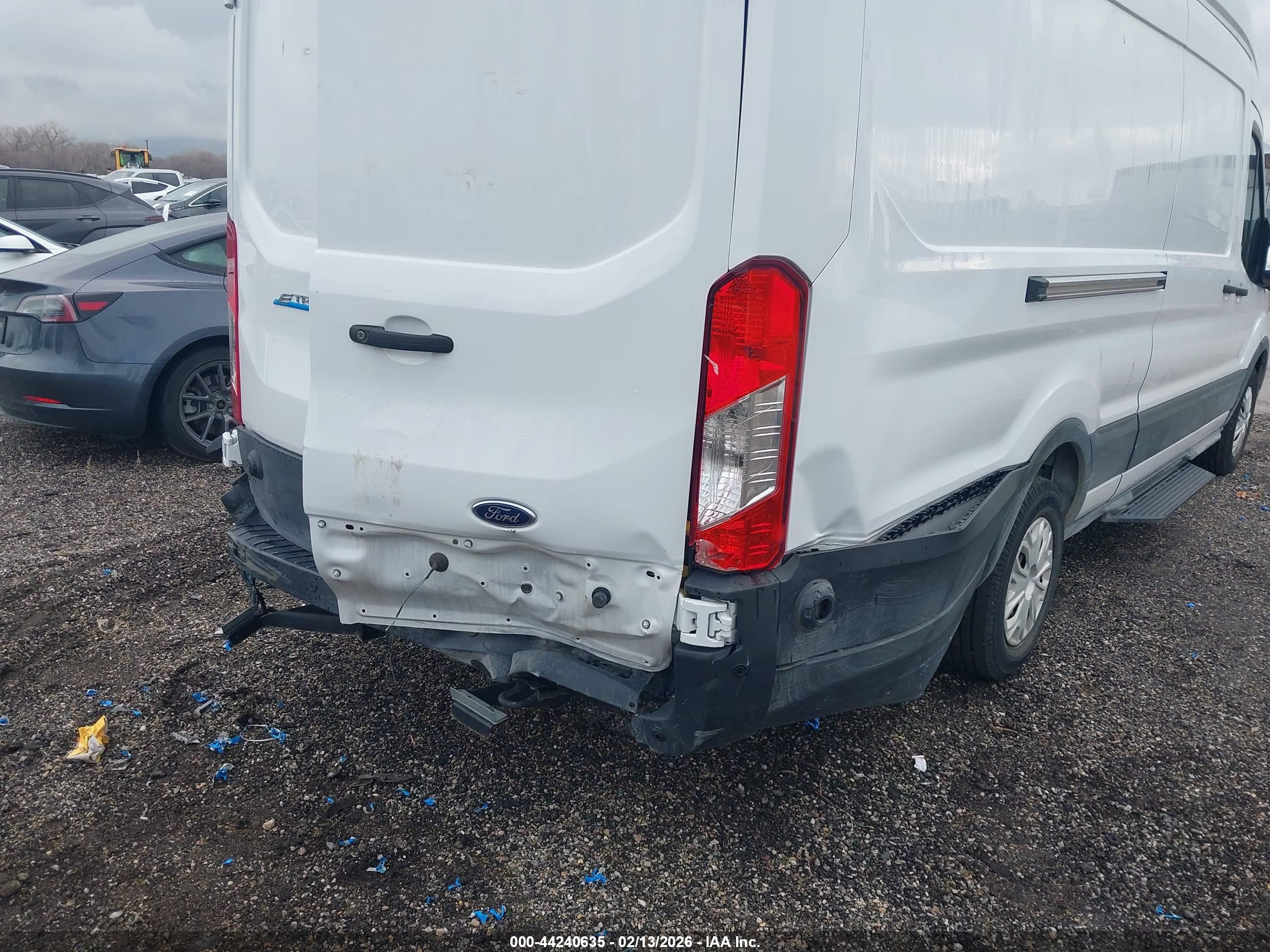 FORD E-TRANSIT-350 image 6