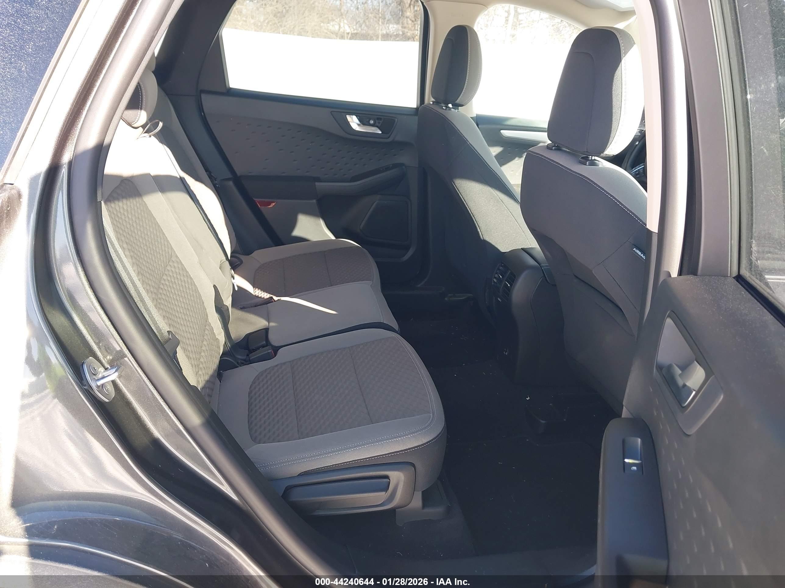 FORD ESCAPE image 8
