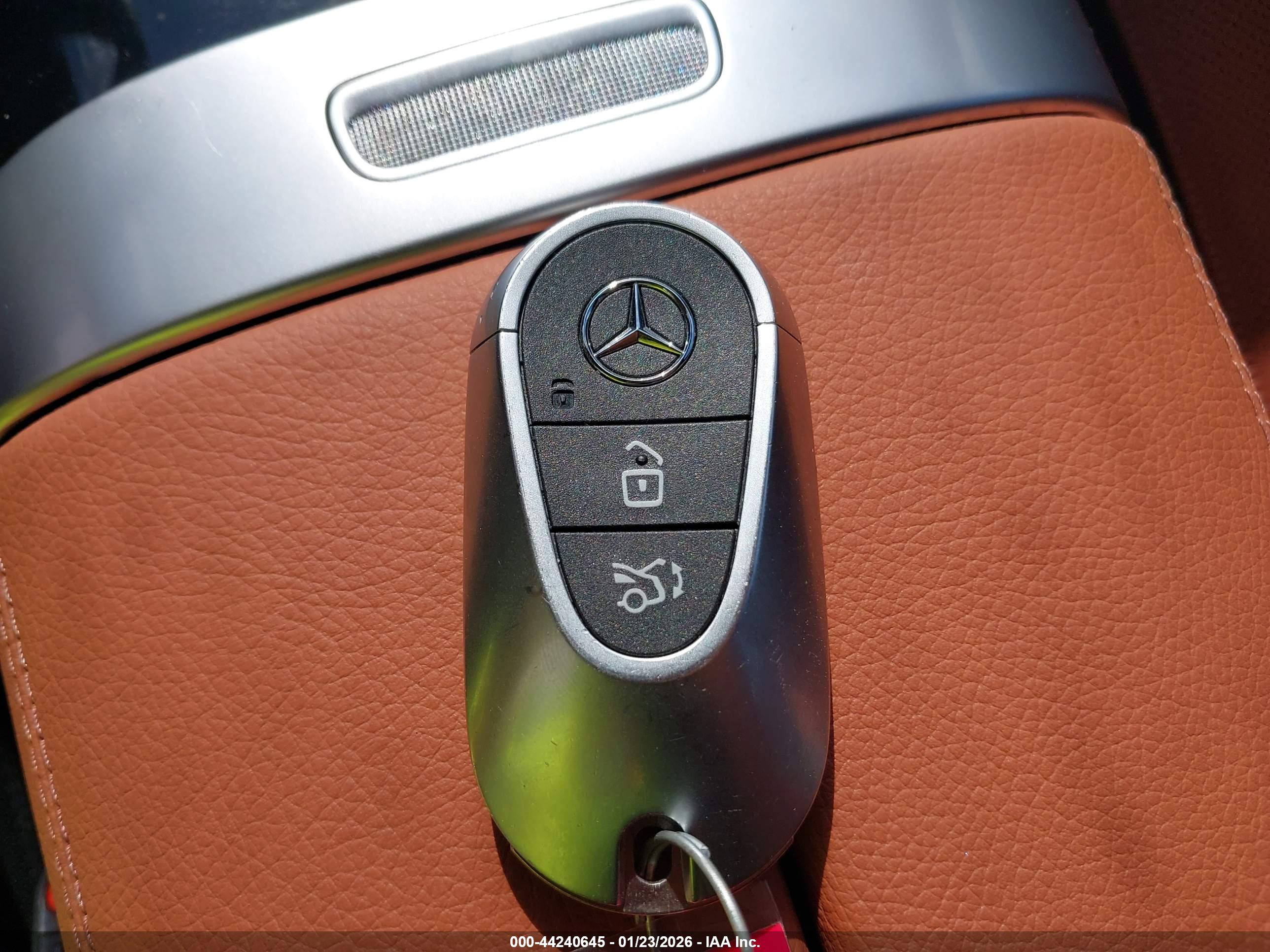 MERCEDES-BENZ C image 11