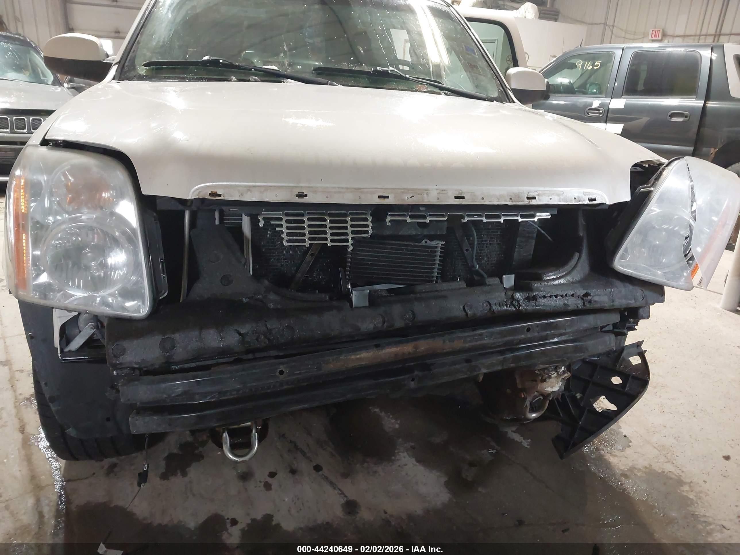 GMC YUKON image 6