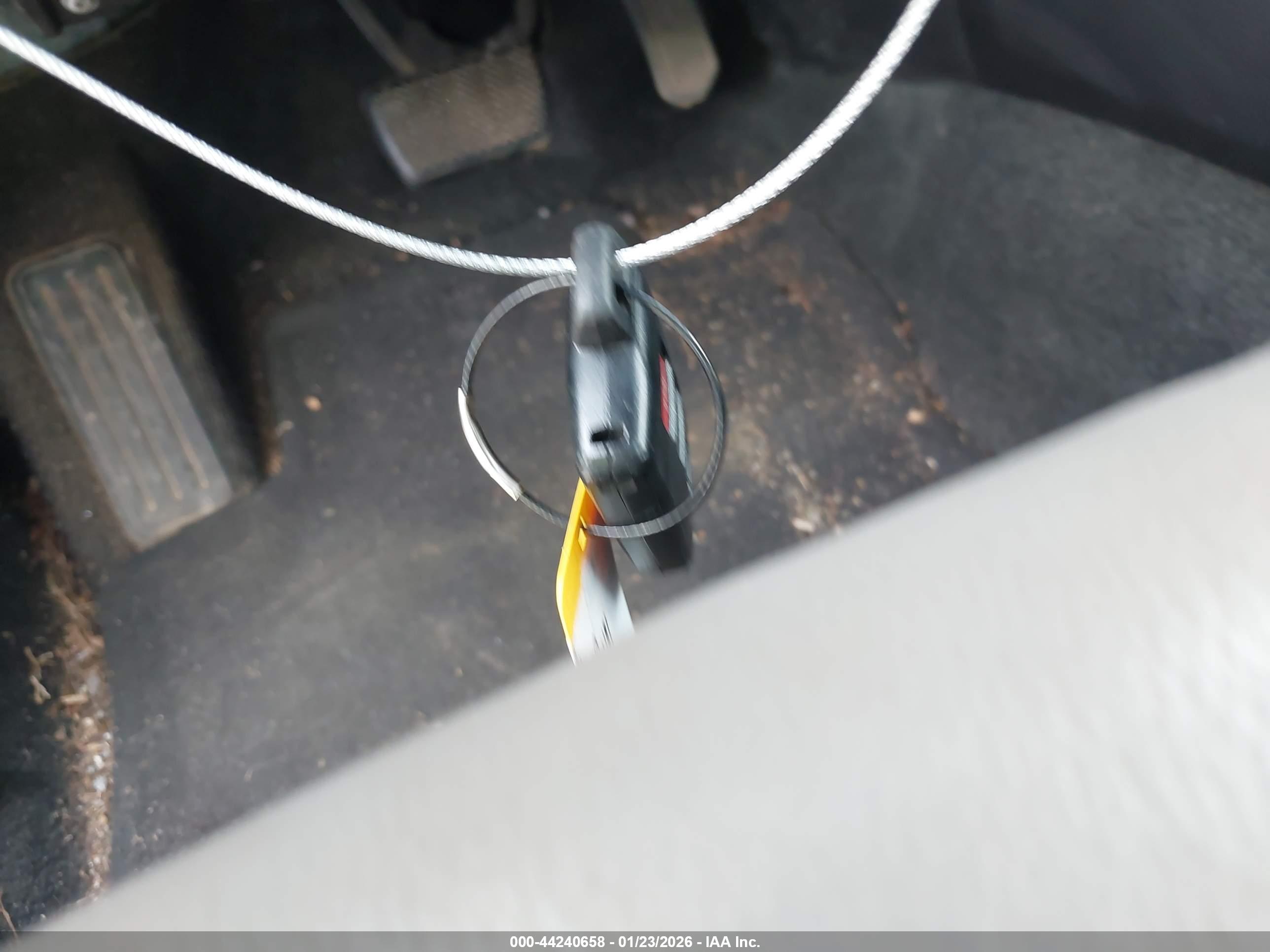 TOYOTA RAV4 image 11