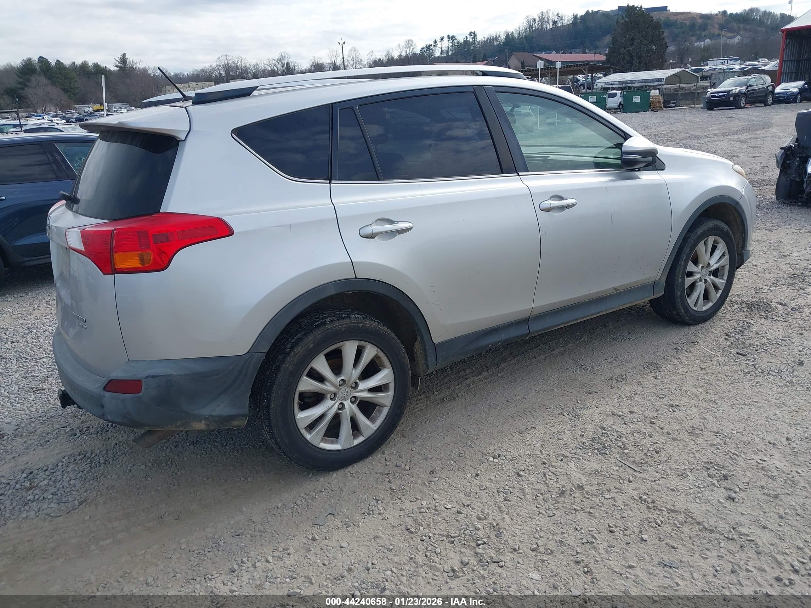 TOYOTA RAV4 image 4