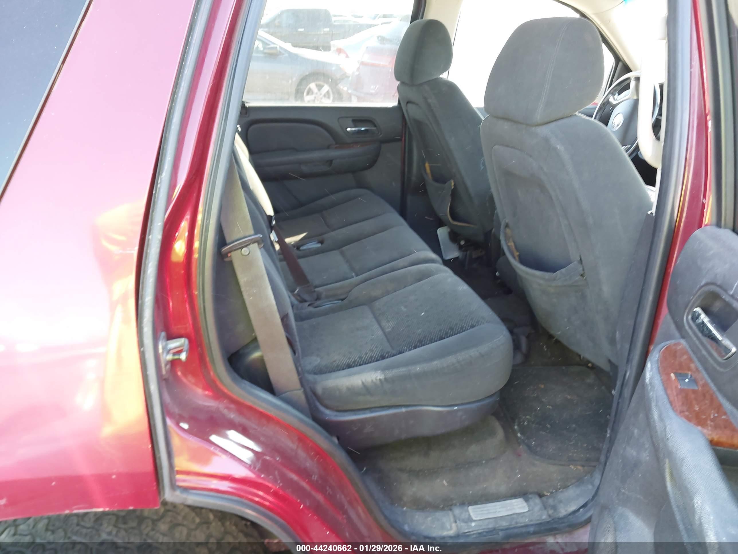 GMC YUKON image 8