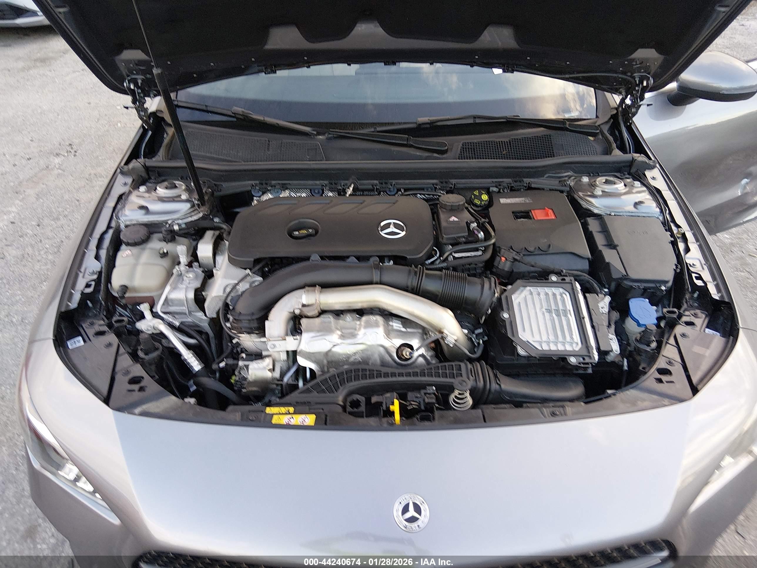 MERCEDES-BENZ CLA image 10