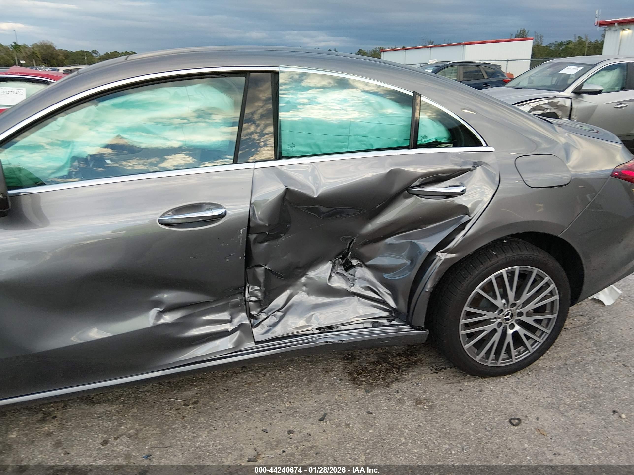 MERCEDES-BENZ CLA image 6