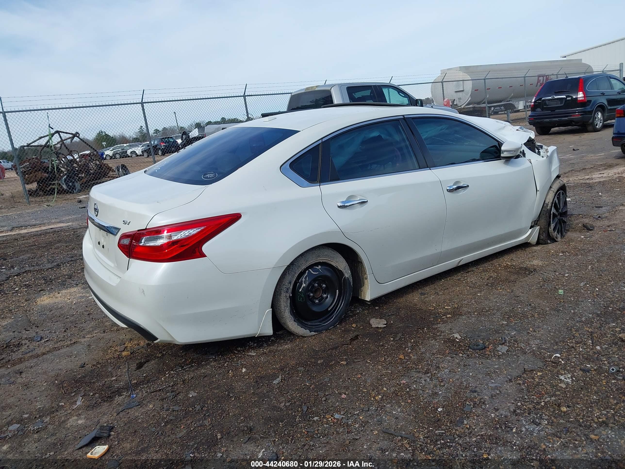 NISSAN ALTIMA image 4