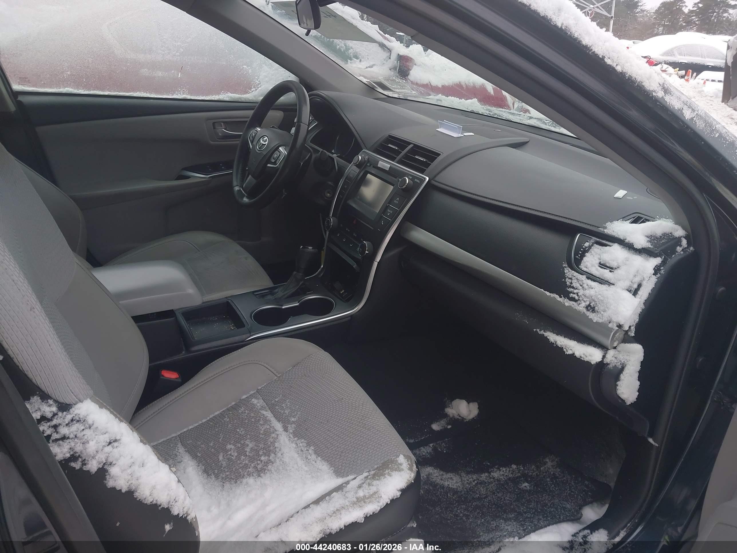 TOYOTA CAMRY image 5