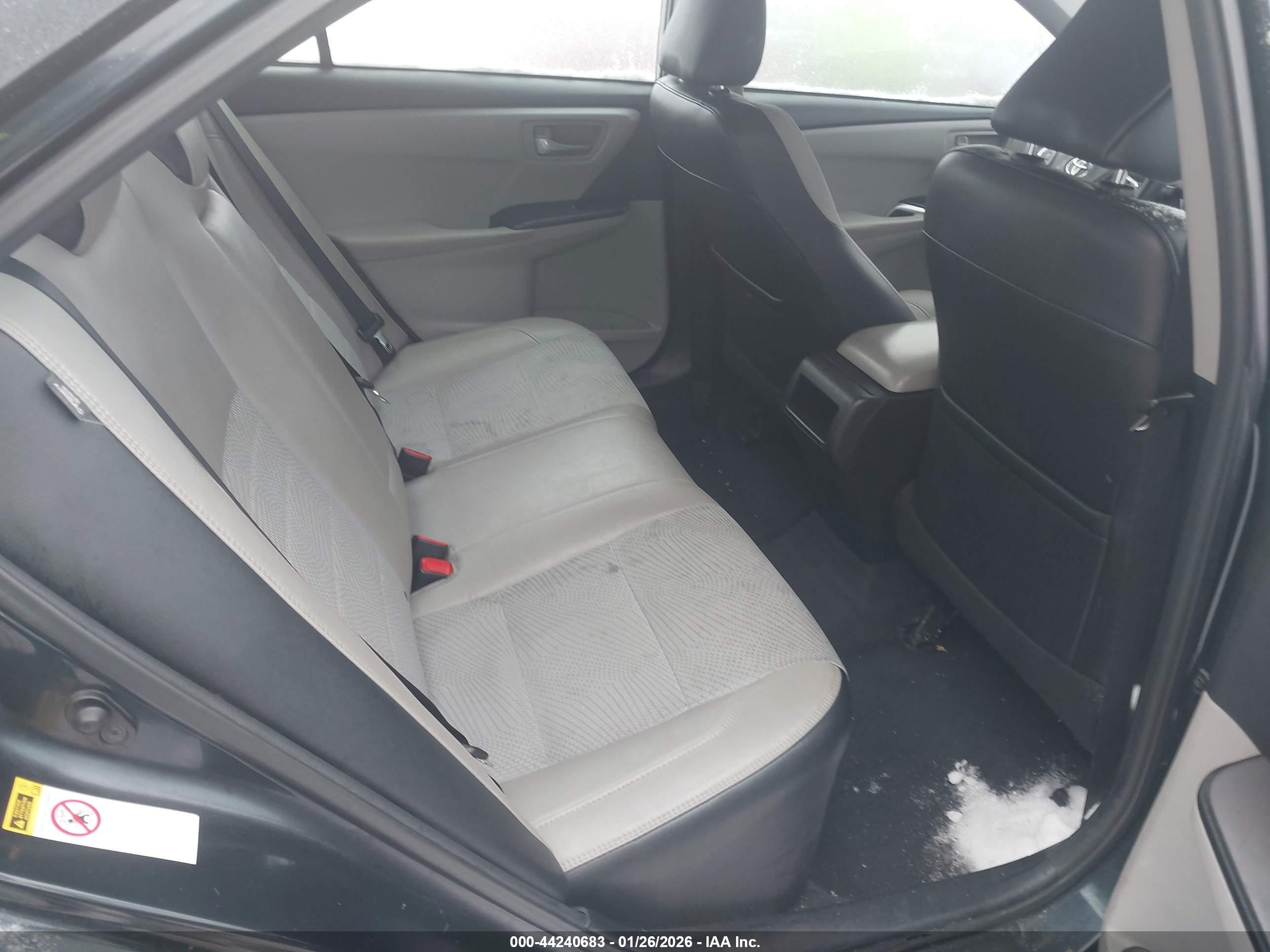 TOYOTA CAMRY image 8