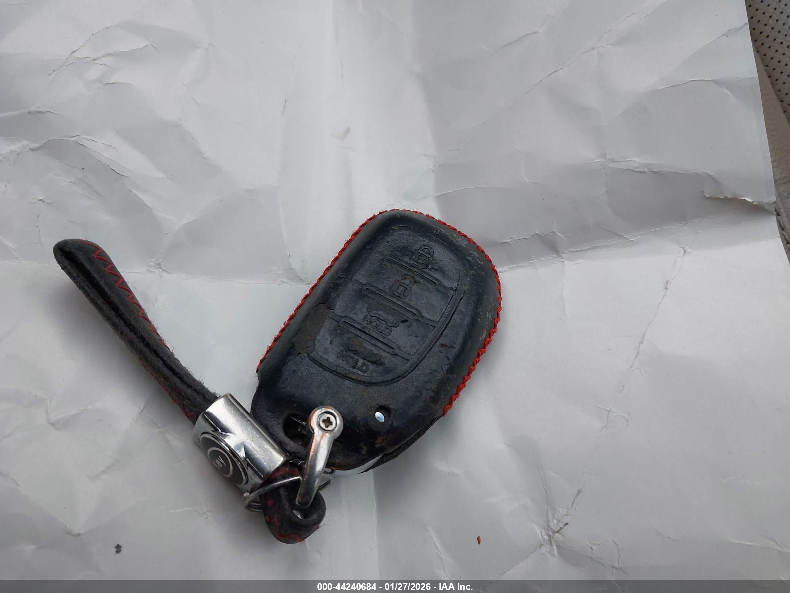 HYUNDAI TUCSON image 11