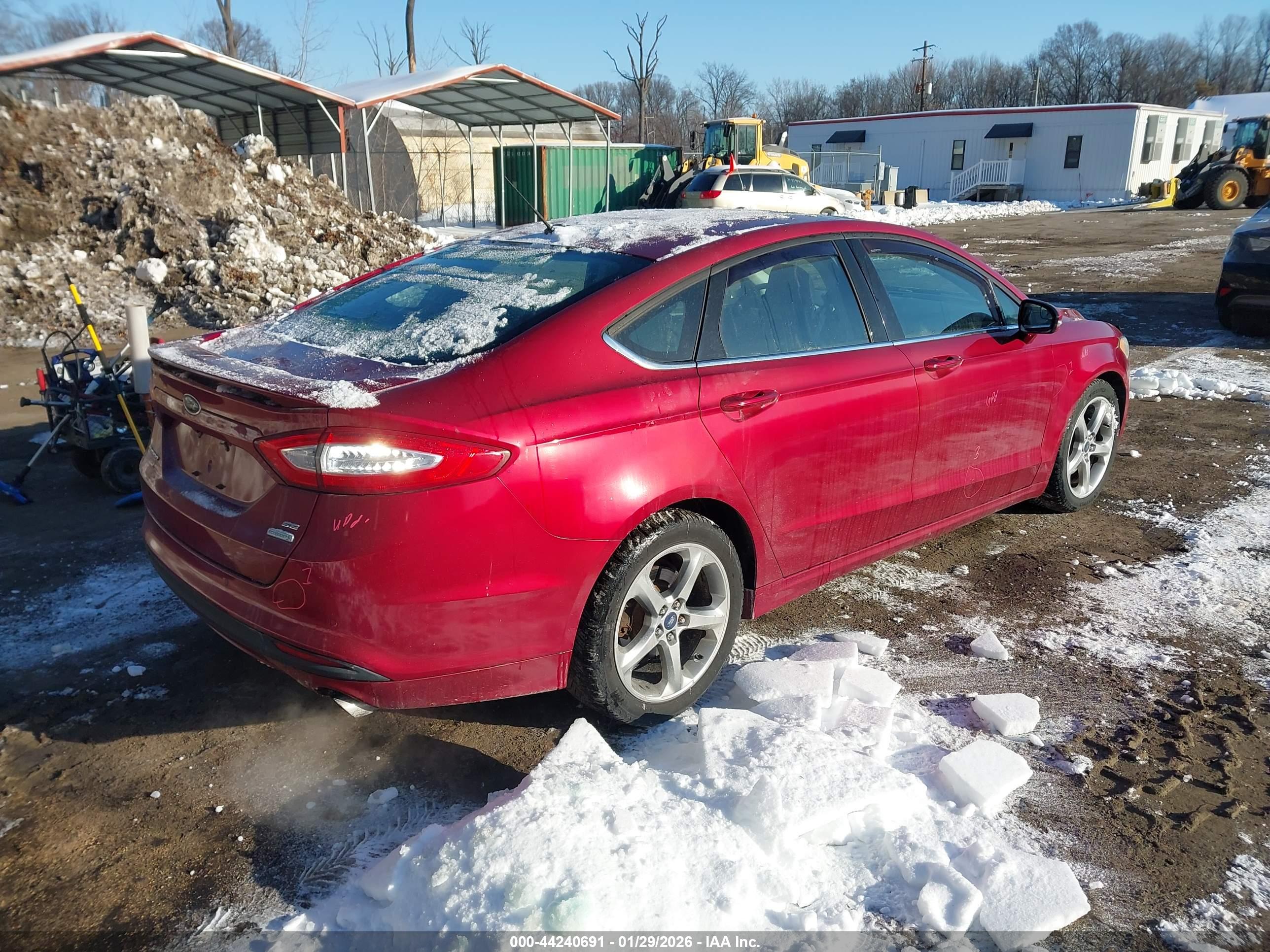 FORD FUSION image 4