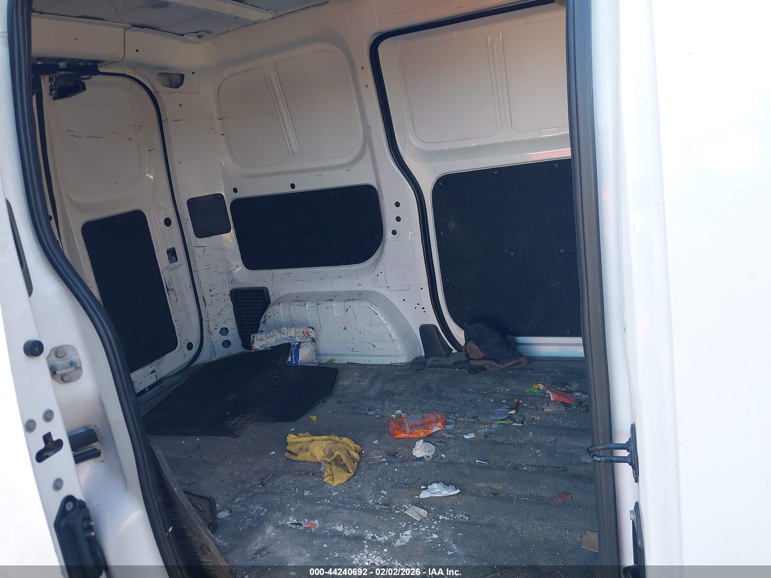 NISSAN NV200 image 8