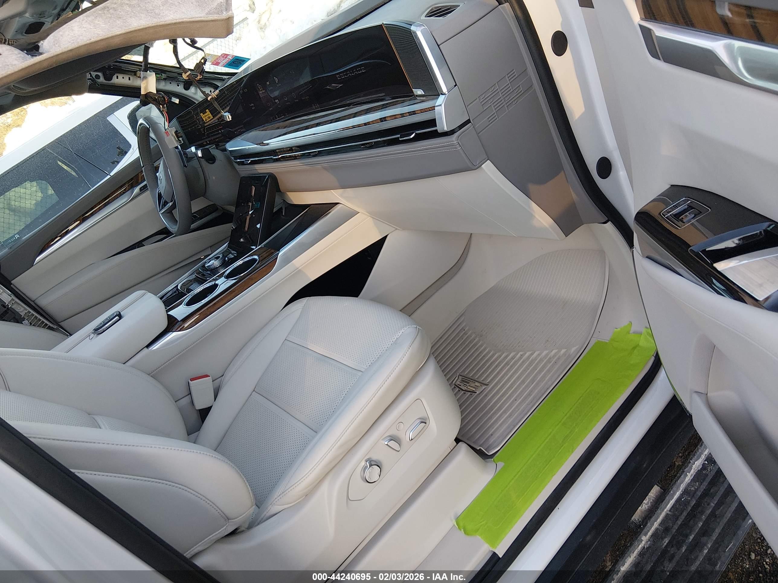 CADILLAC ESCALADE image 5