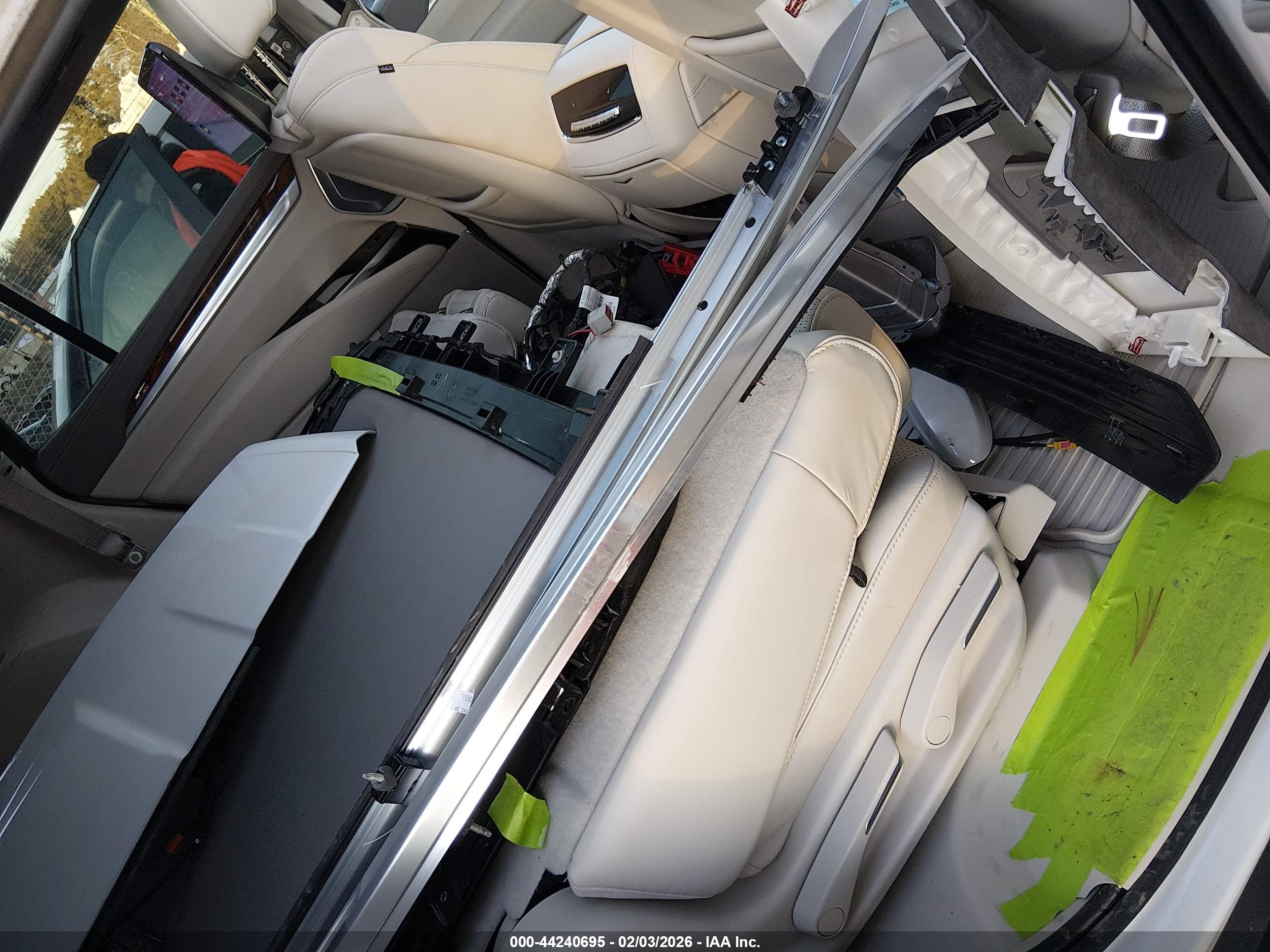 CADILLAC ESCALADE image 8