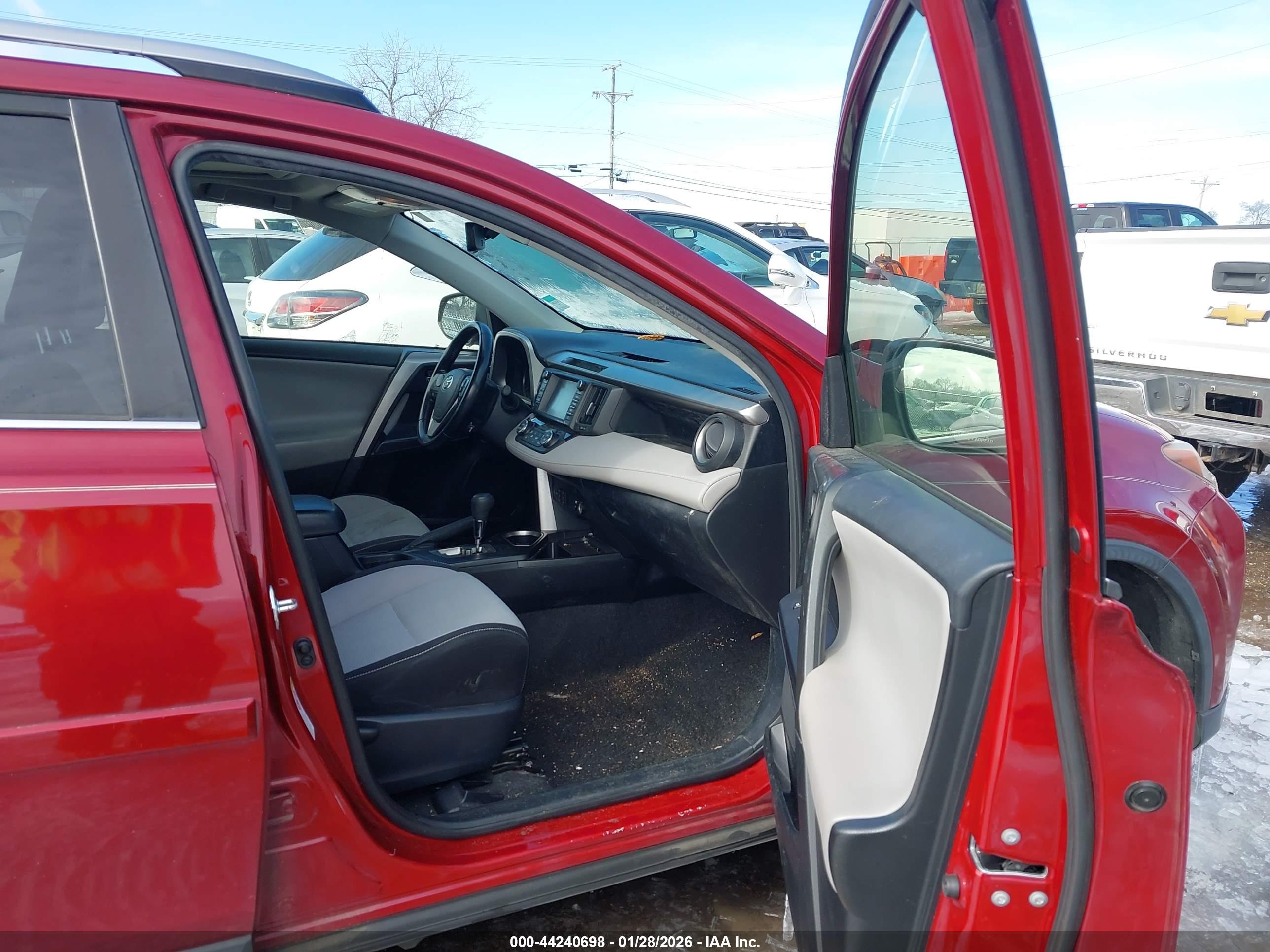 TOYOTA RAV4 image 5