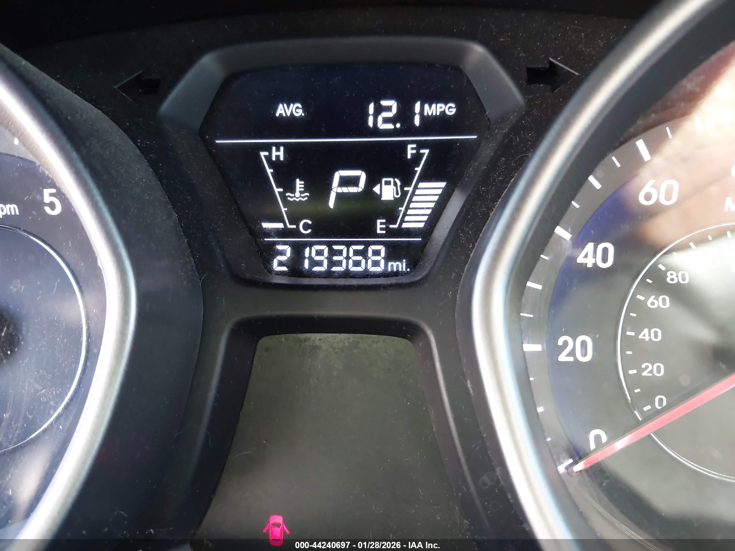 HYUNDAI ELANTRA image 7