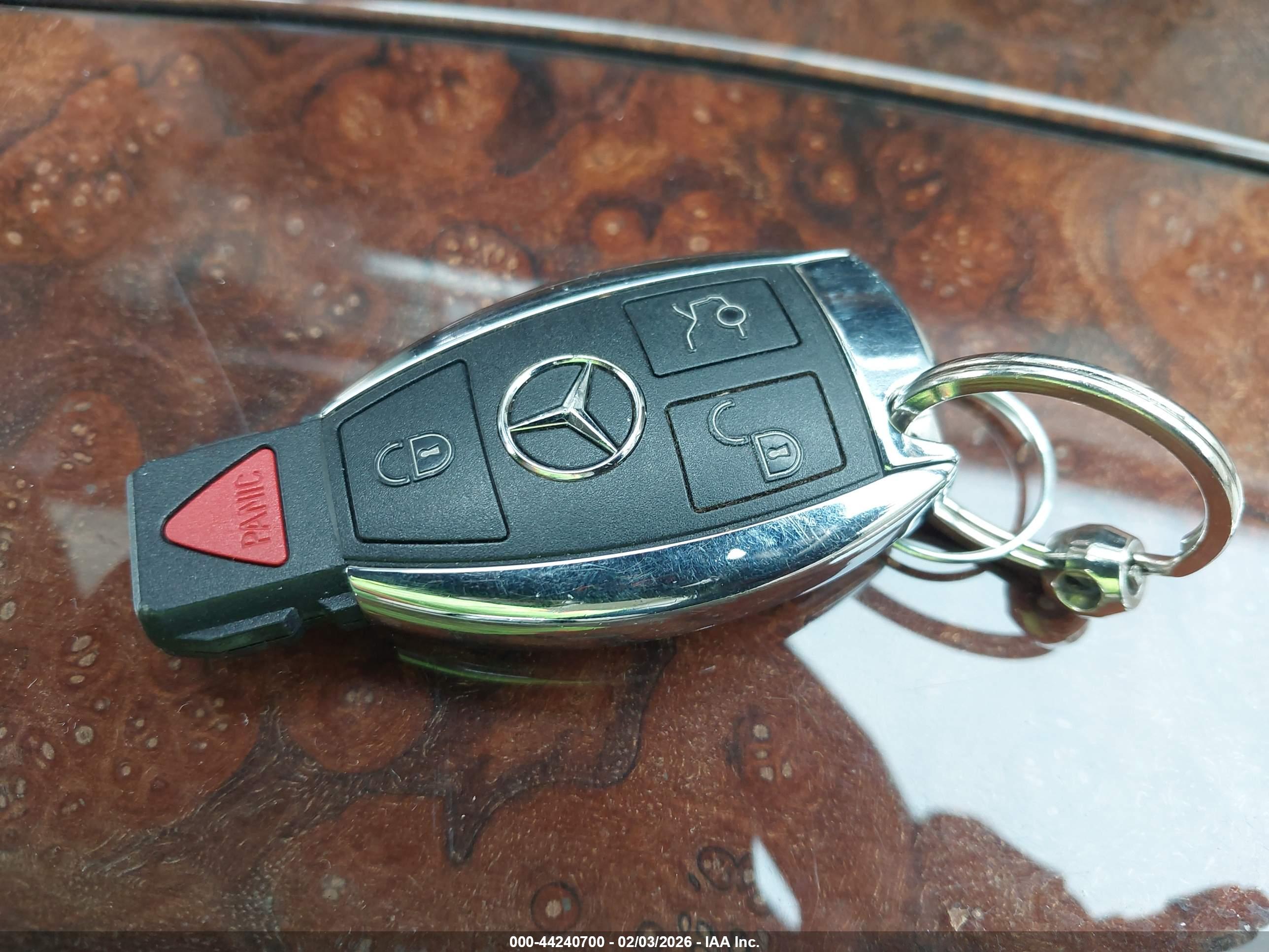 MERCEDES-BENZ E image 11