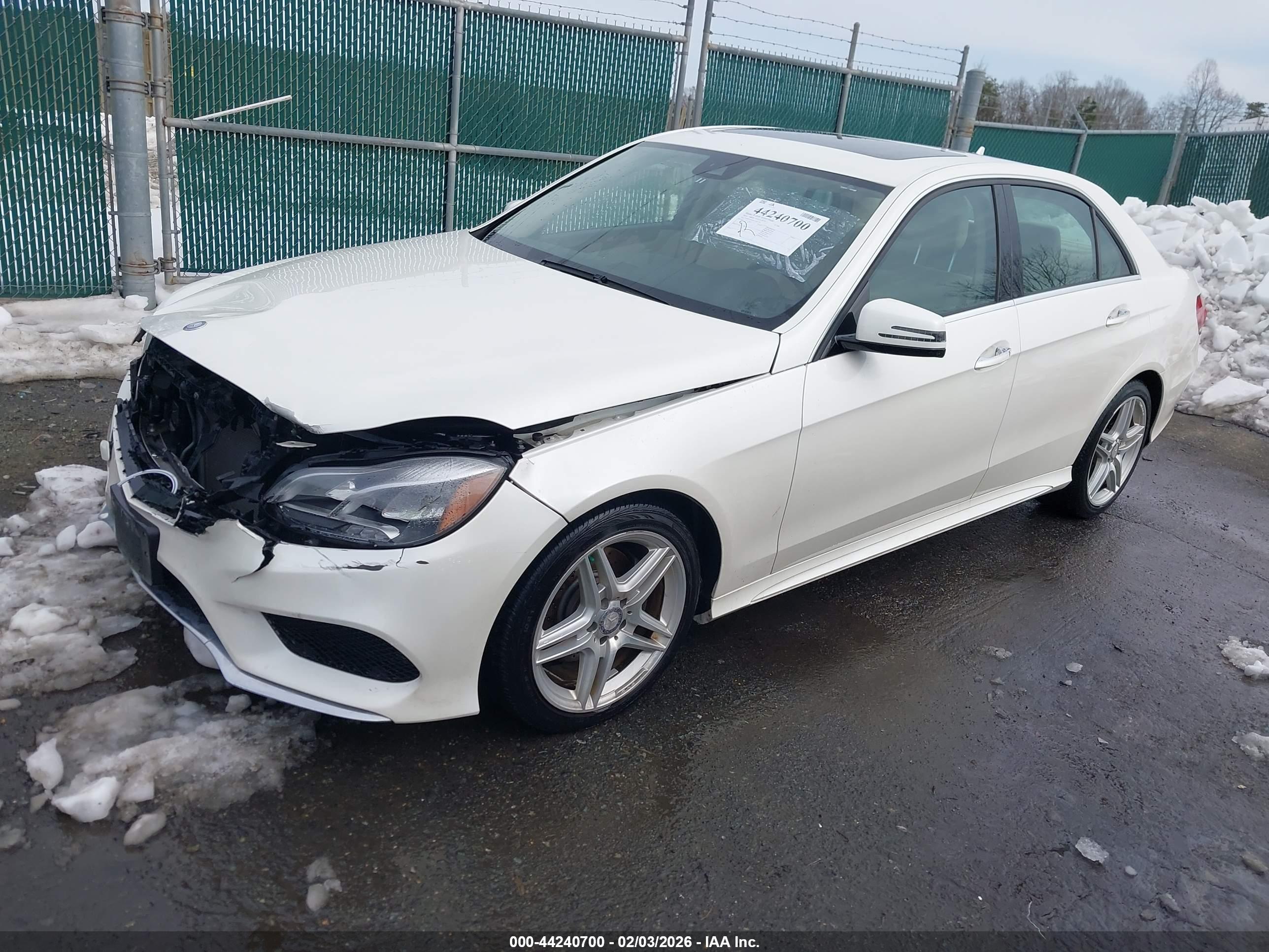MERCEDES-BENZ E image 2