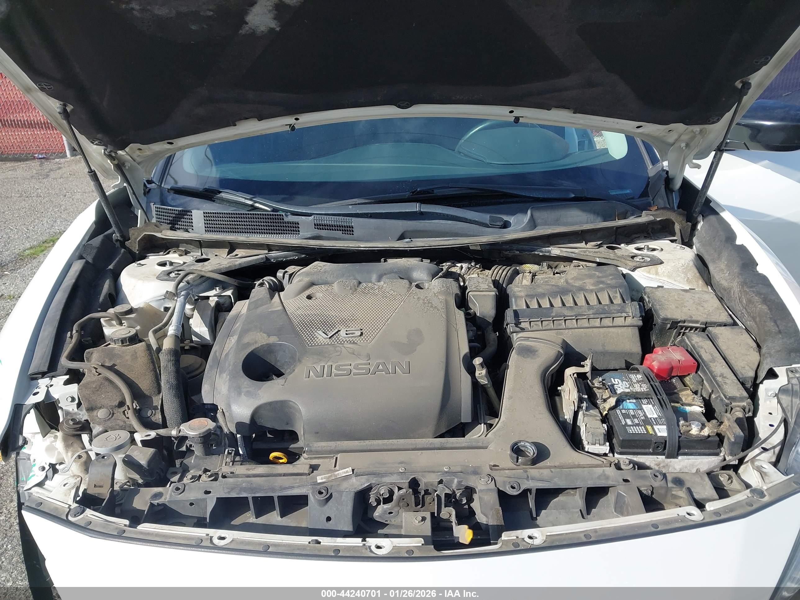 NISSAN MAXIMA image 10