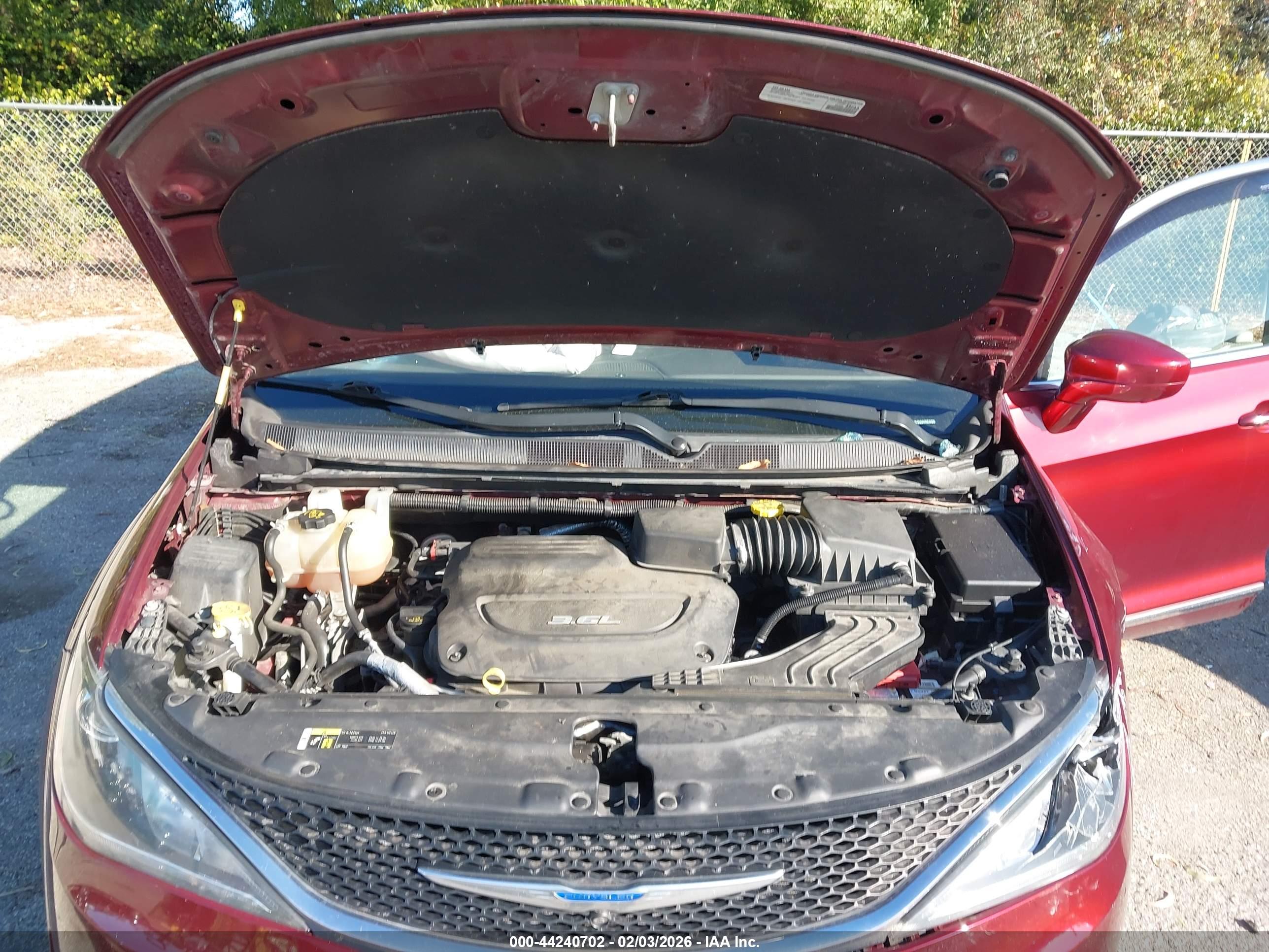 CHRYSLER PACIFICA image 10