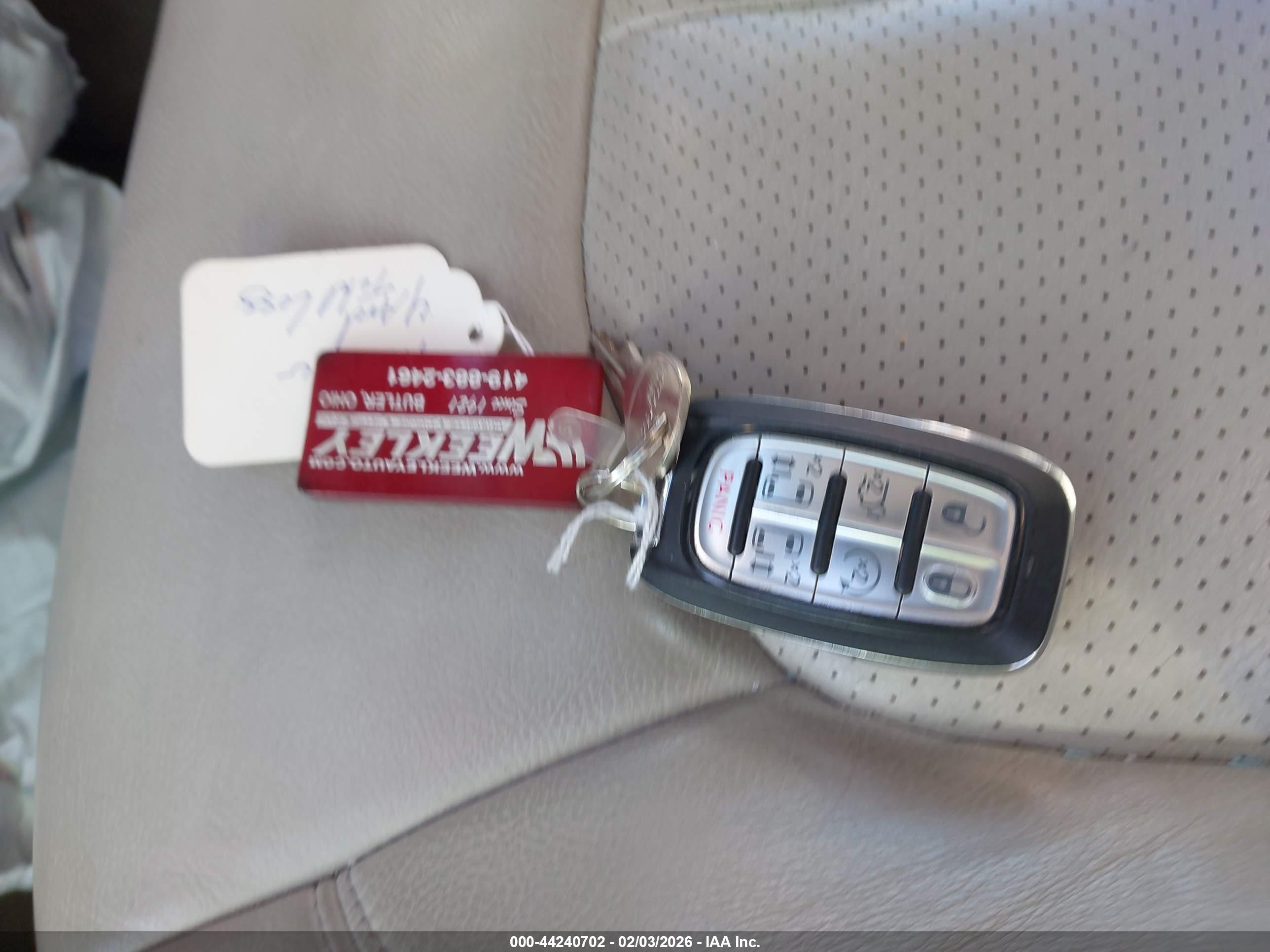 CHRYSLER PACIFICA image 11