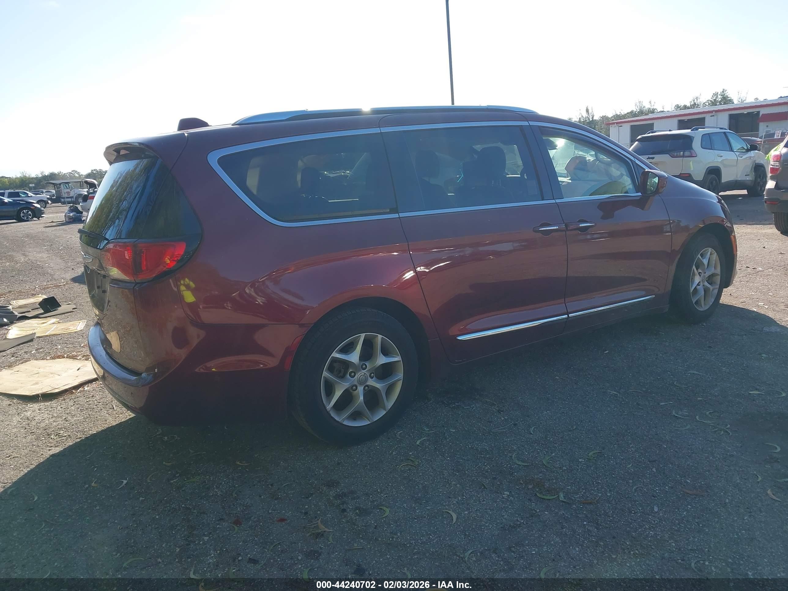 CHRYSLER PACIFICA image 4