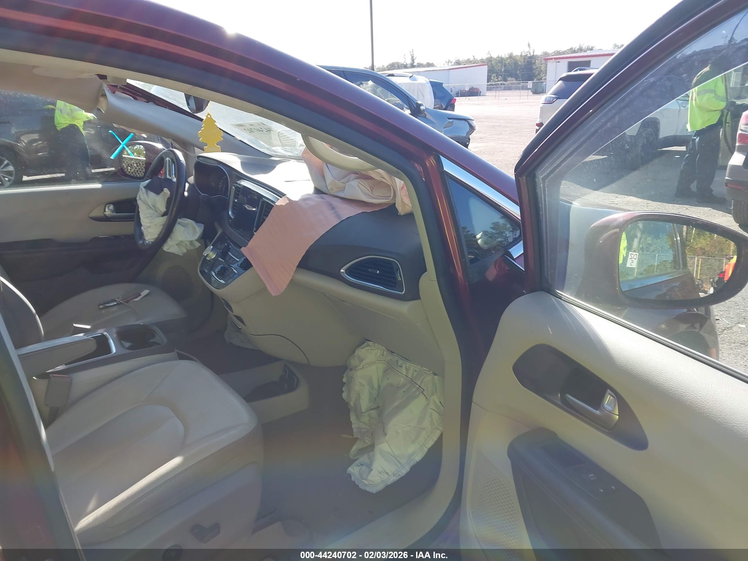 CHRYSLER PACIFICA image 5
