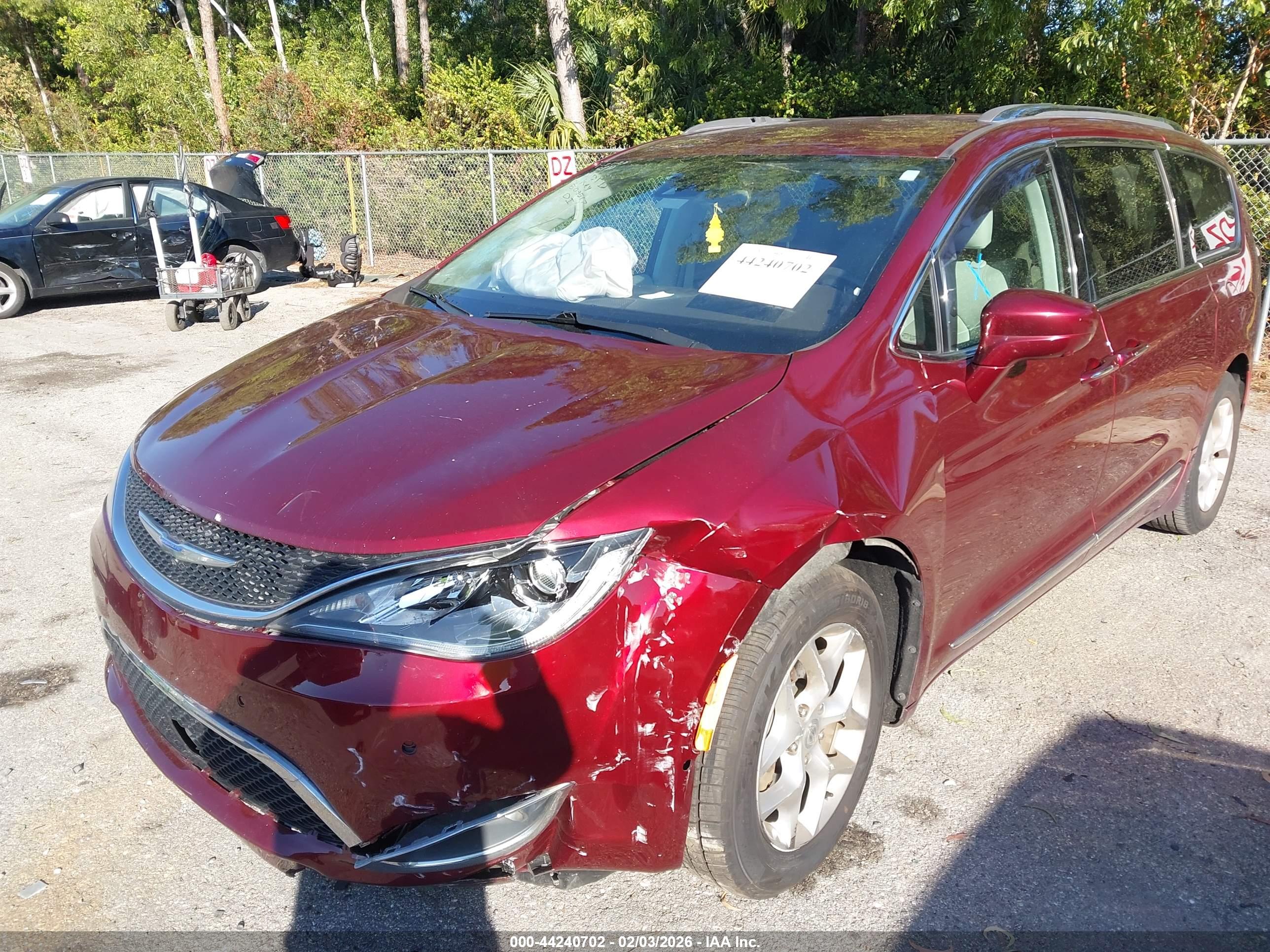 CHRYSLER PACIFICA image 6